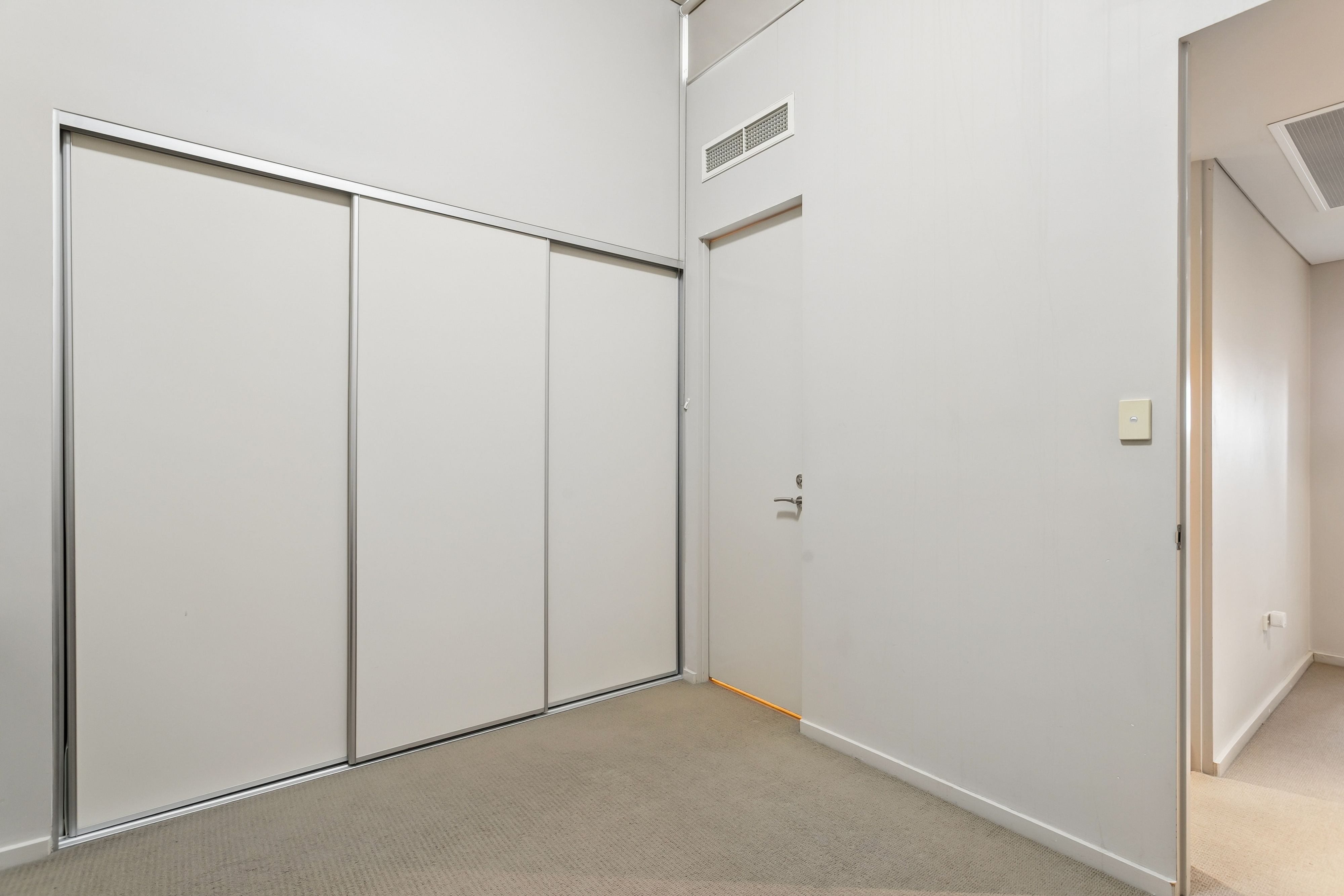 15/21 Rowland Street — photo 8 of 14