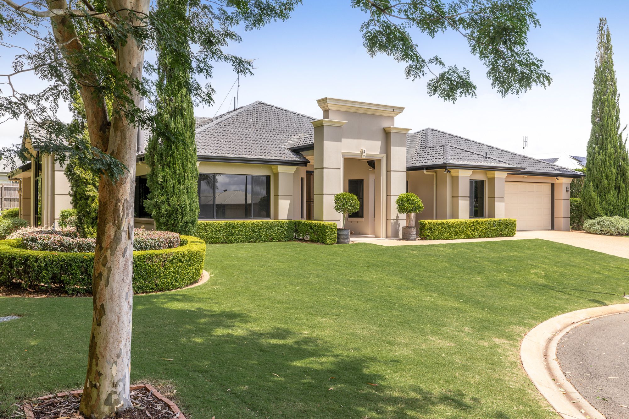 2 Nita Close, Middle Ridge QLD 4350