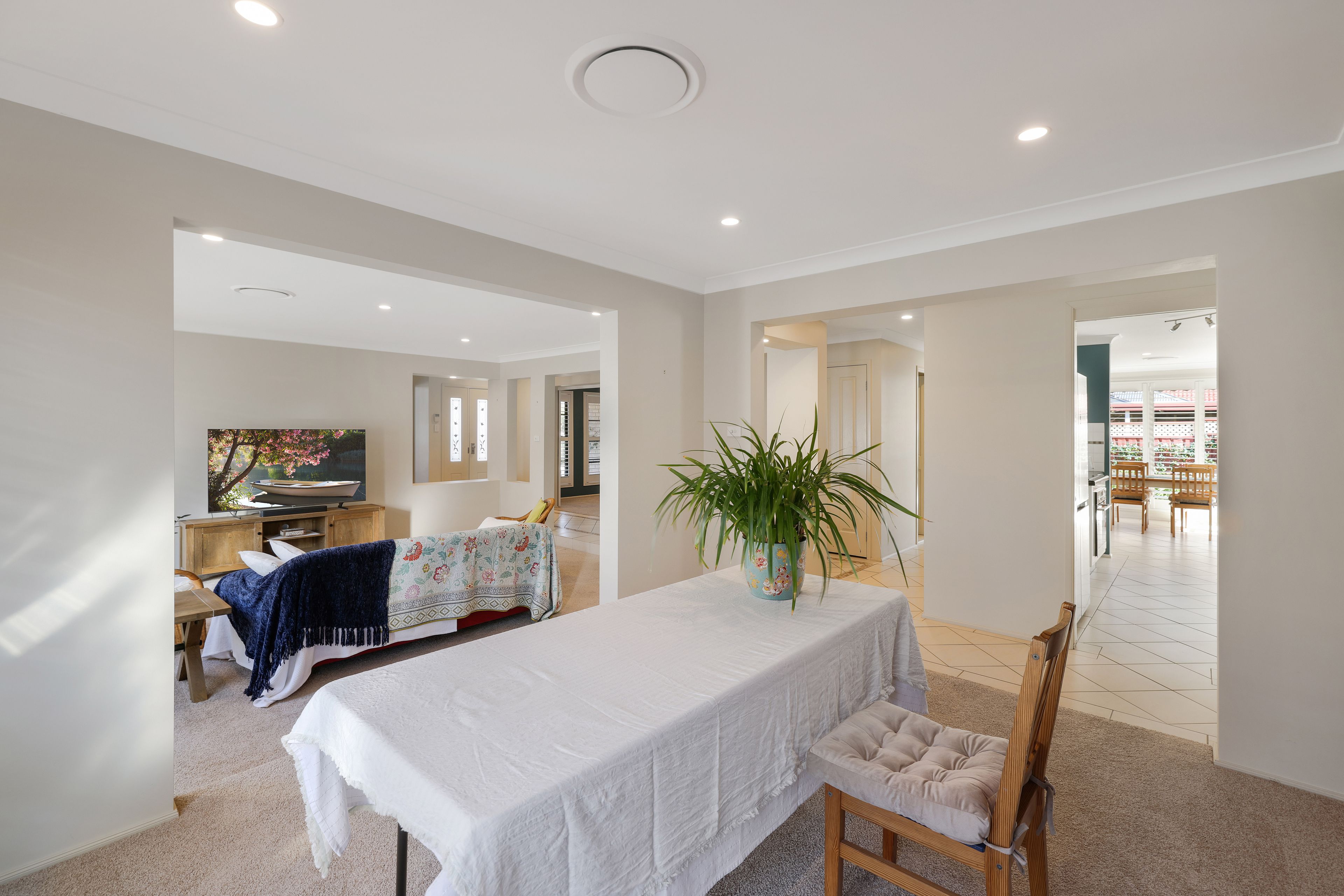 42 Stott Crescent — photo 15 of 25