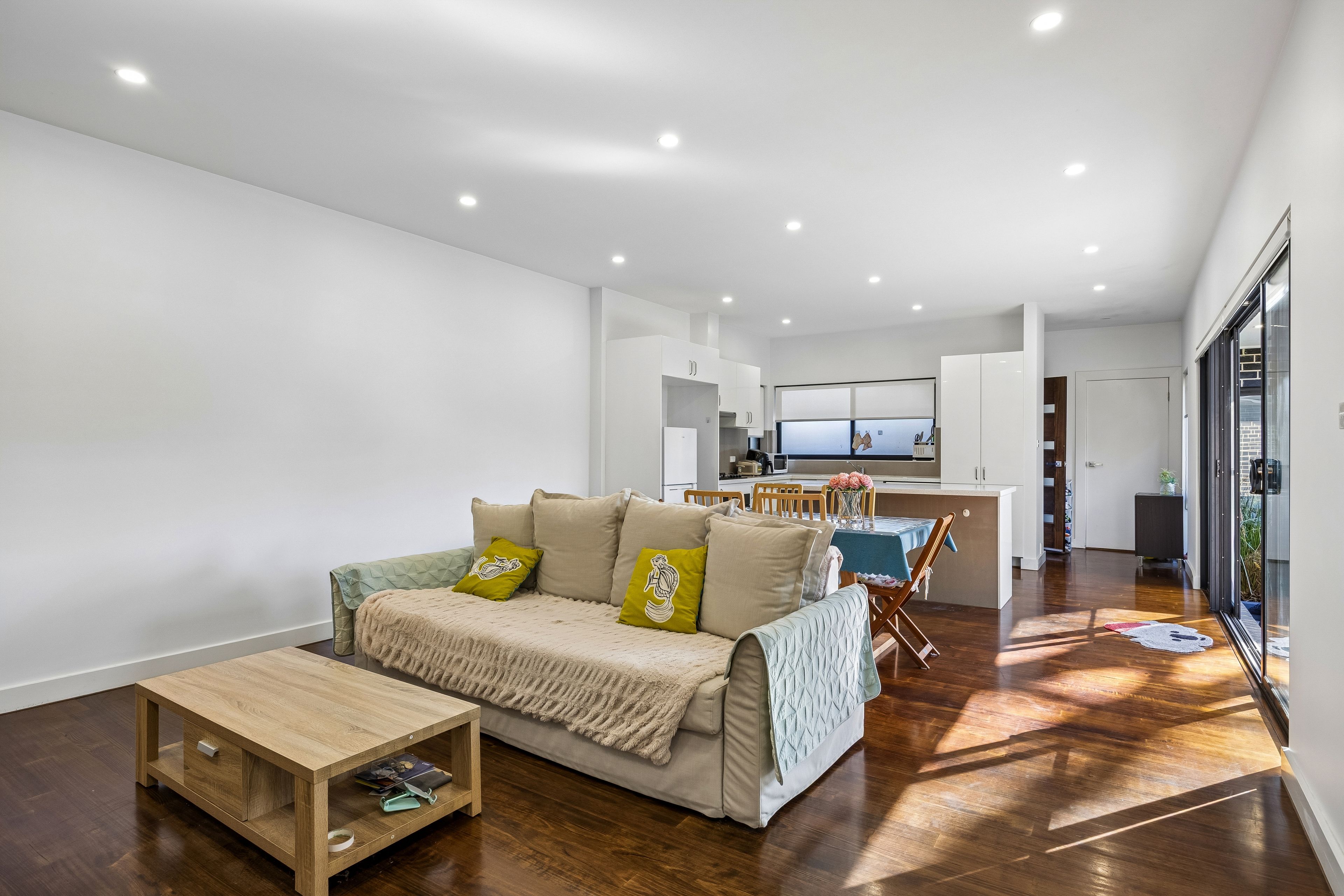 2/205 Wickham Road — photo 5 of 14