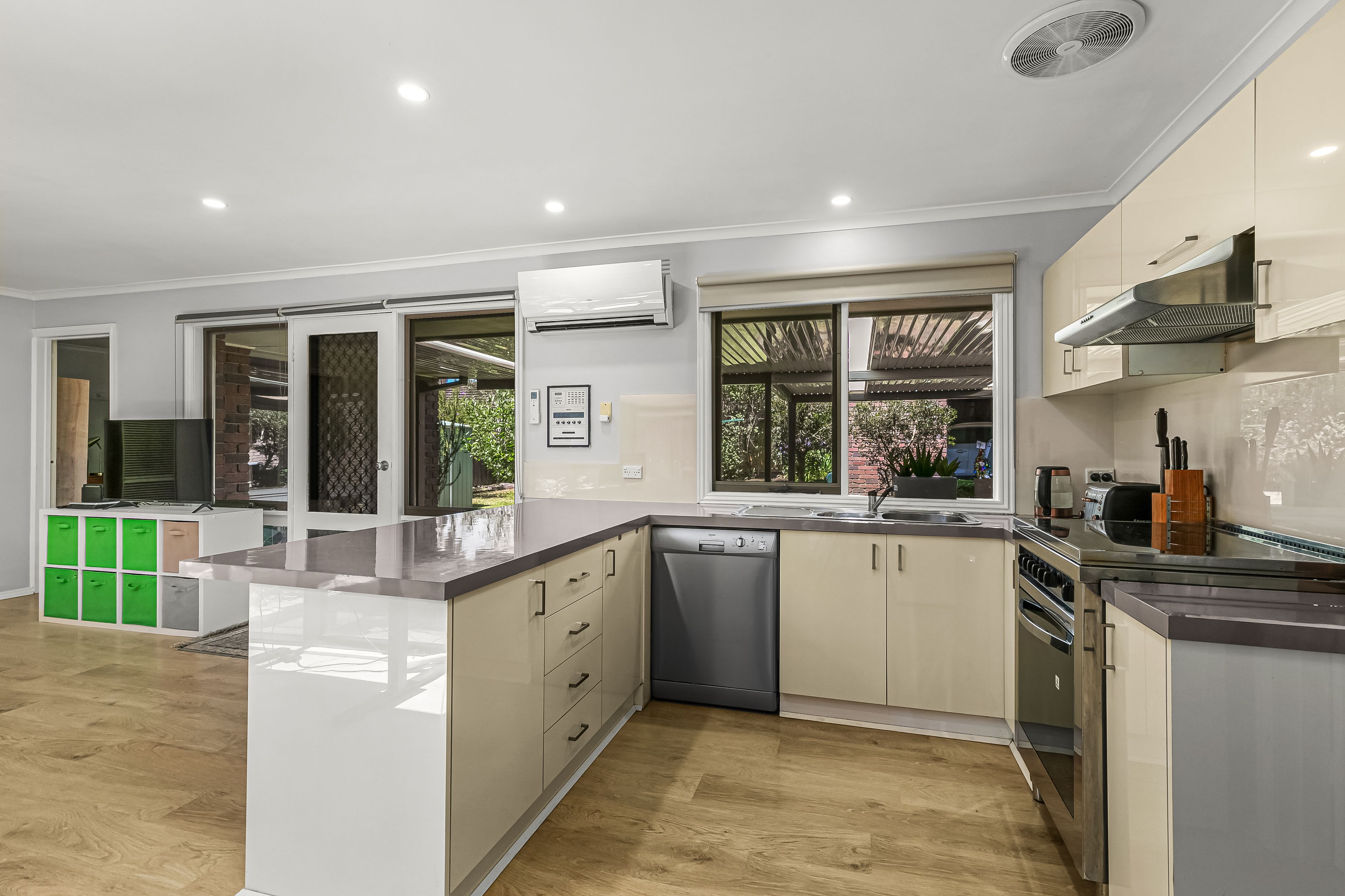 6 Langton Way, Greenvale, VIC 3059