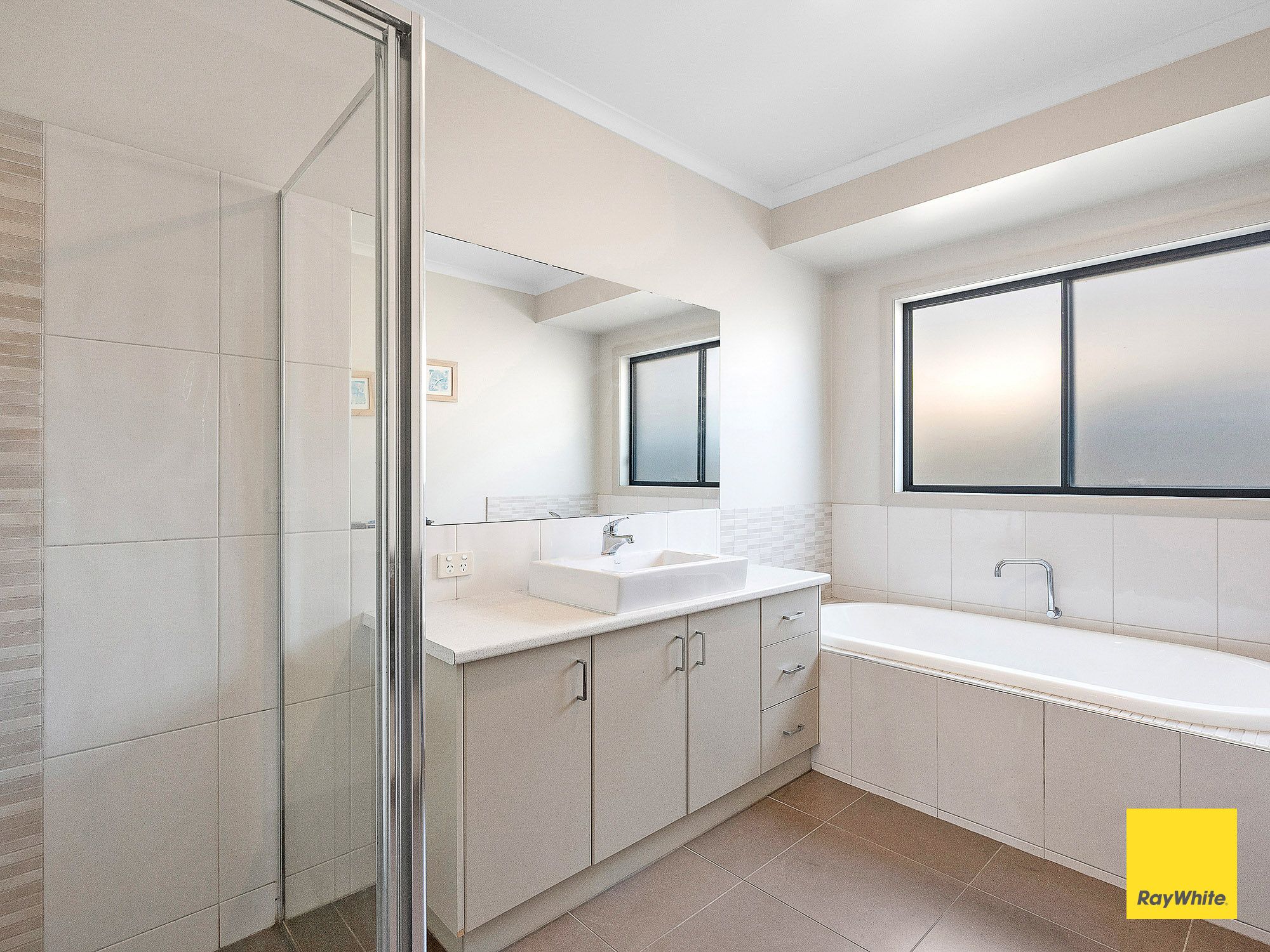 26 Lorikeet Avenue — photo 12 of 19