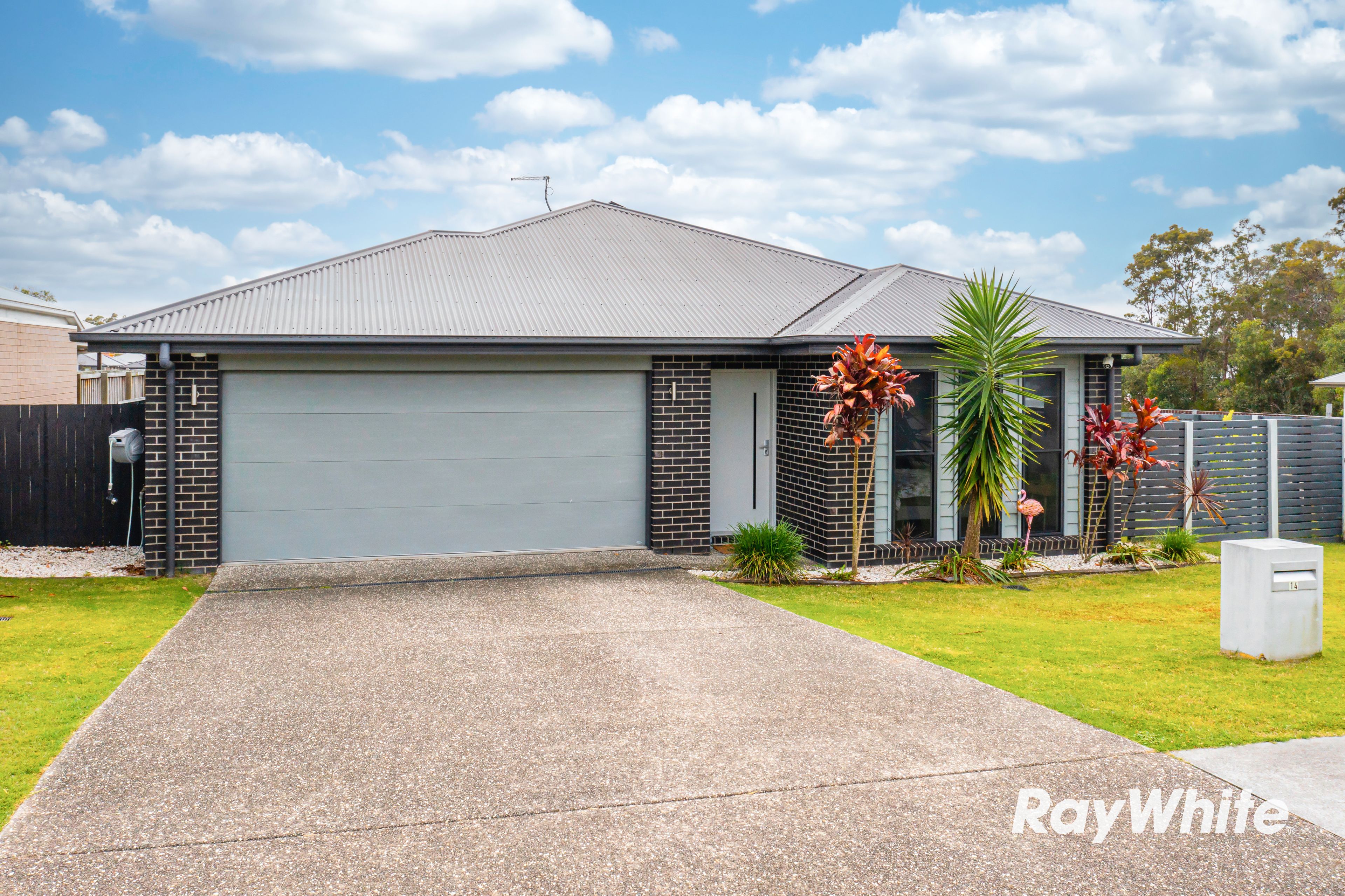 14 Mount Cooroora Street, Park Ridge, QLD 4125