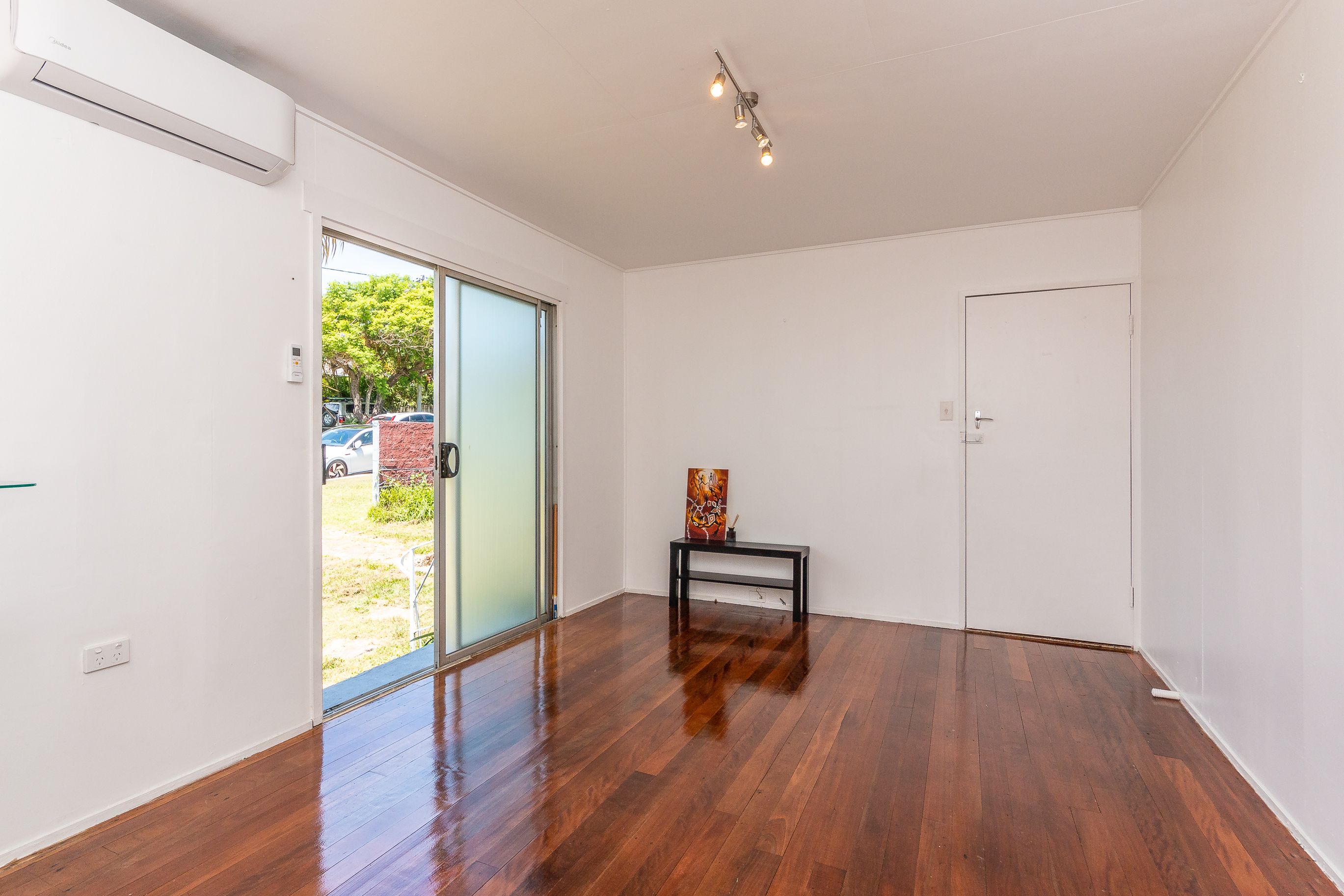 2/10a Joseph Street — photo 4 of 6