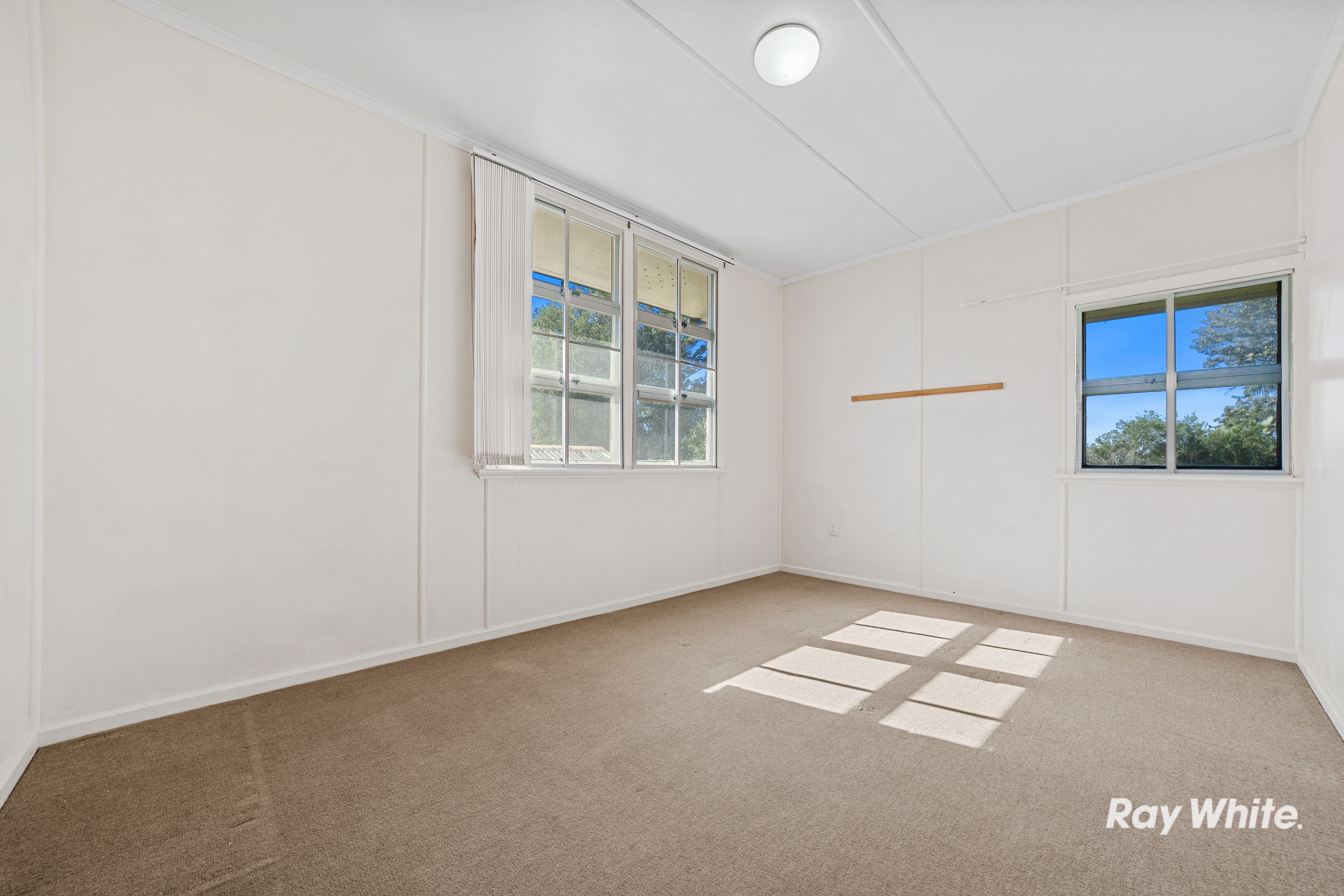42 Kent Street — photo 16 of 24