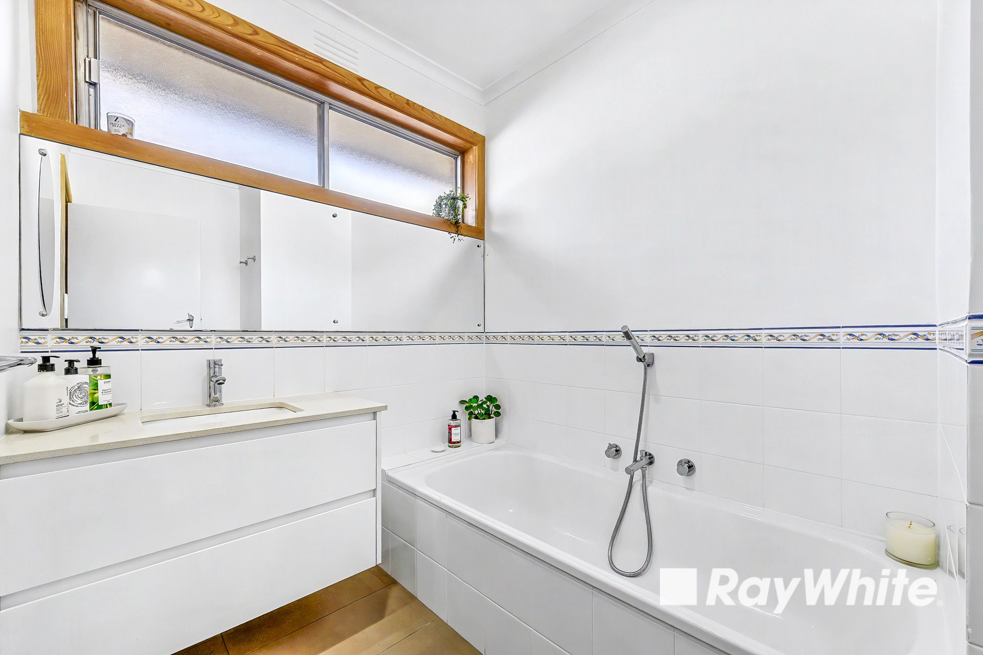 40 Ingrid Street — photo 8 of 17