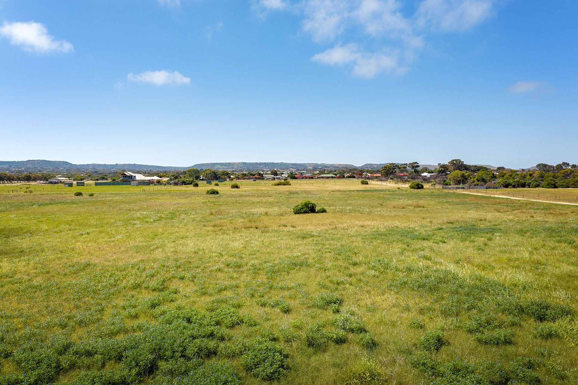 10 Hobart Place — photo 8 of 12