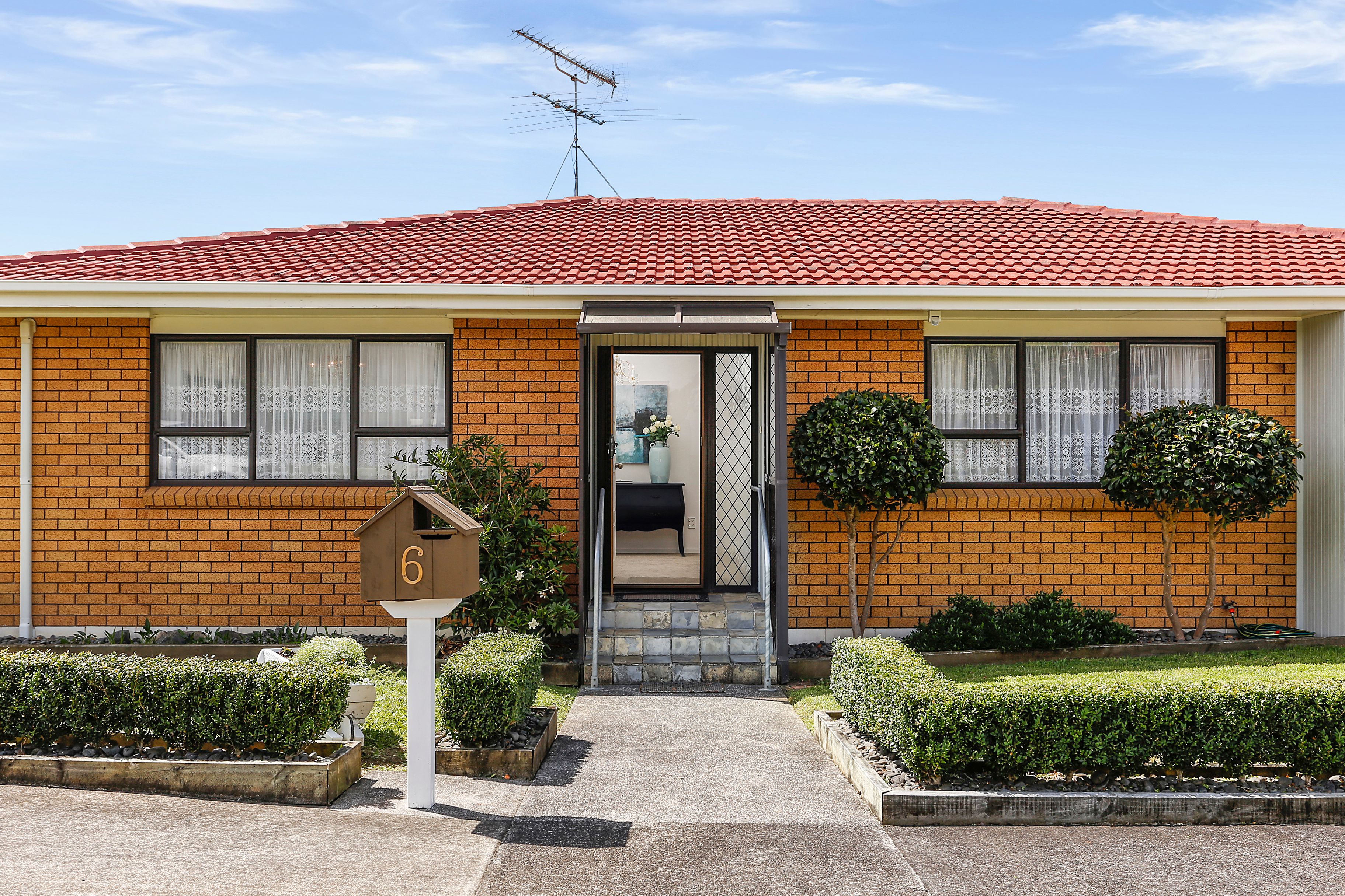 6 Tate Grove, Half Moon Bay, Manukau City