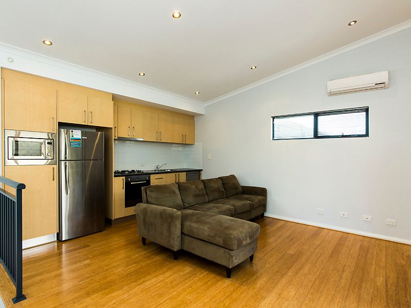 6/288 Harborne Street, Glendalough, WA 6016