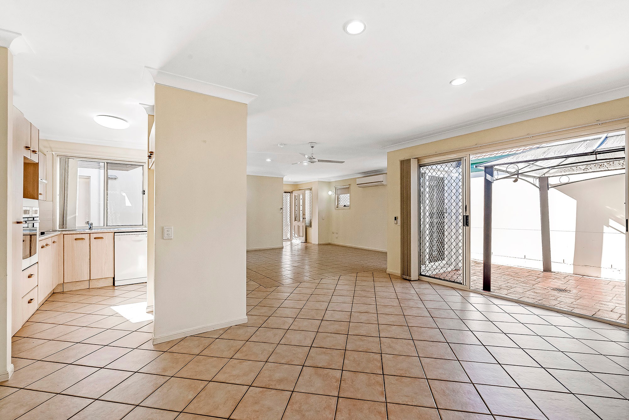11 Coral Tree Court, Robina, QLD 4226