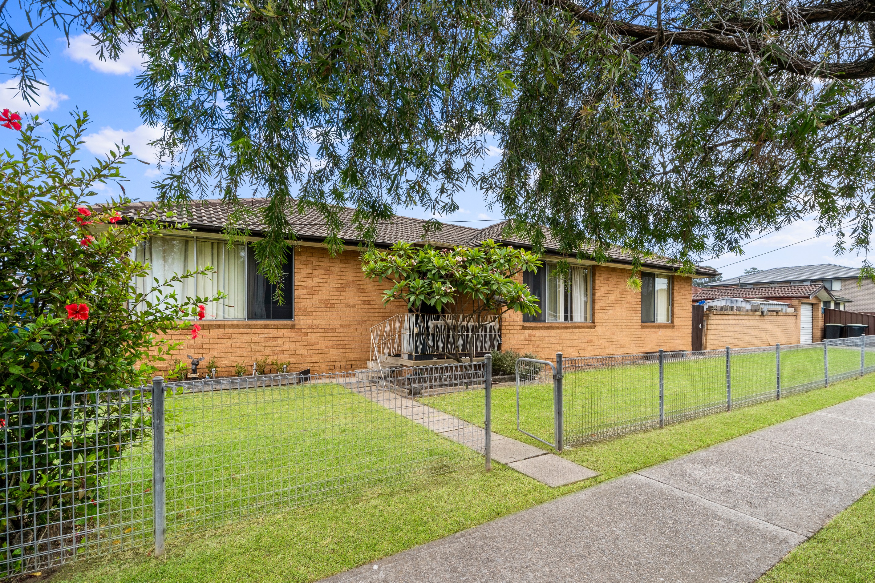 2 McKell Avenue, Casula, NSW 2170