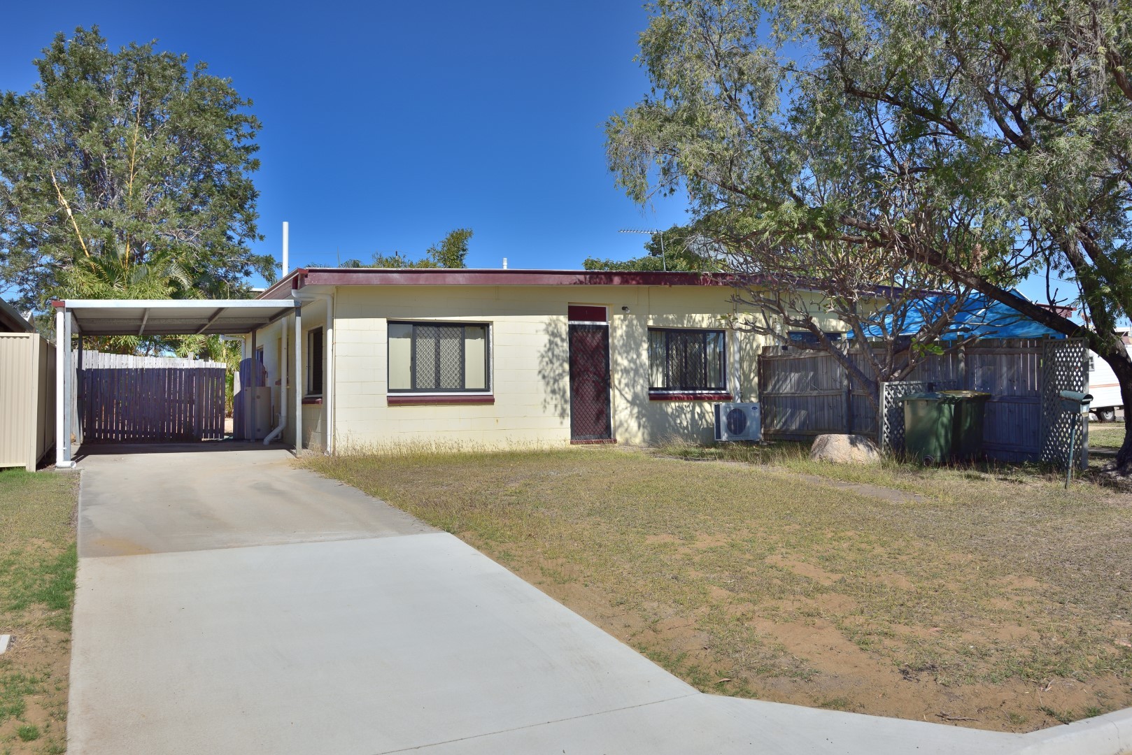 1 Smith Street, West Gladstone, QLD 4680