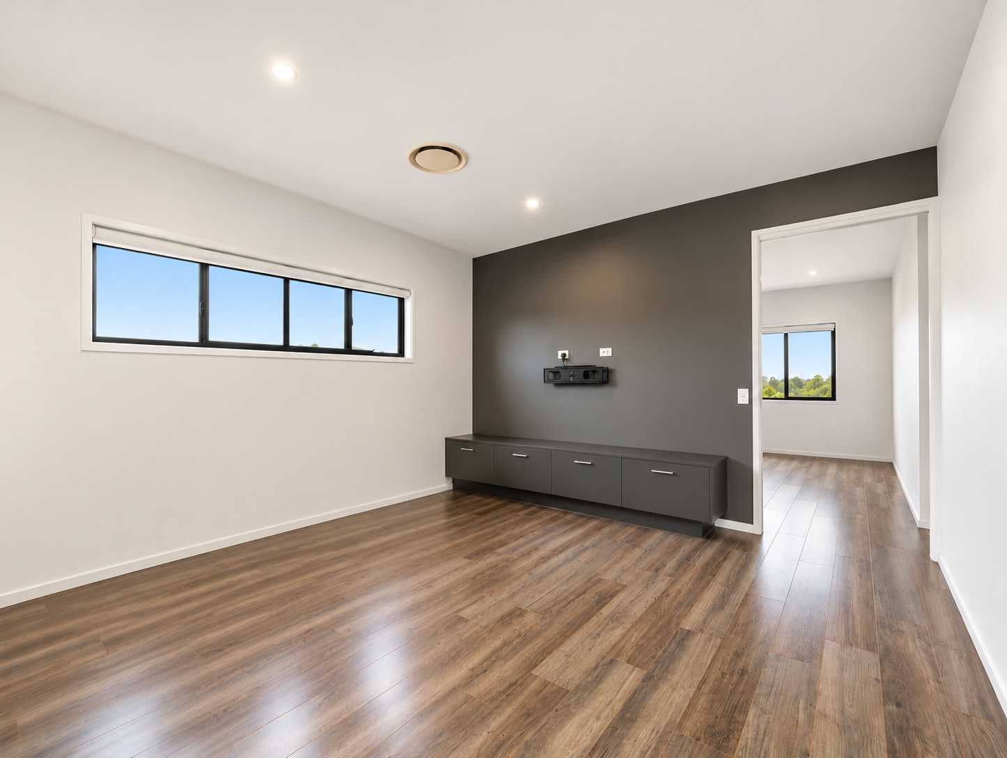 28 Crest Street — photo 12 of 23