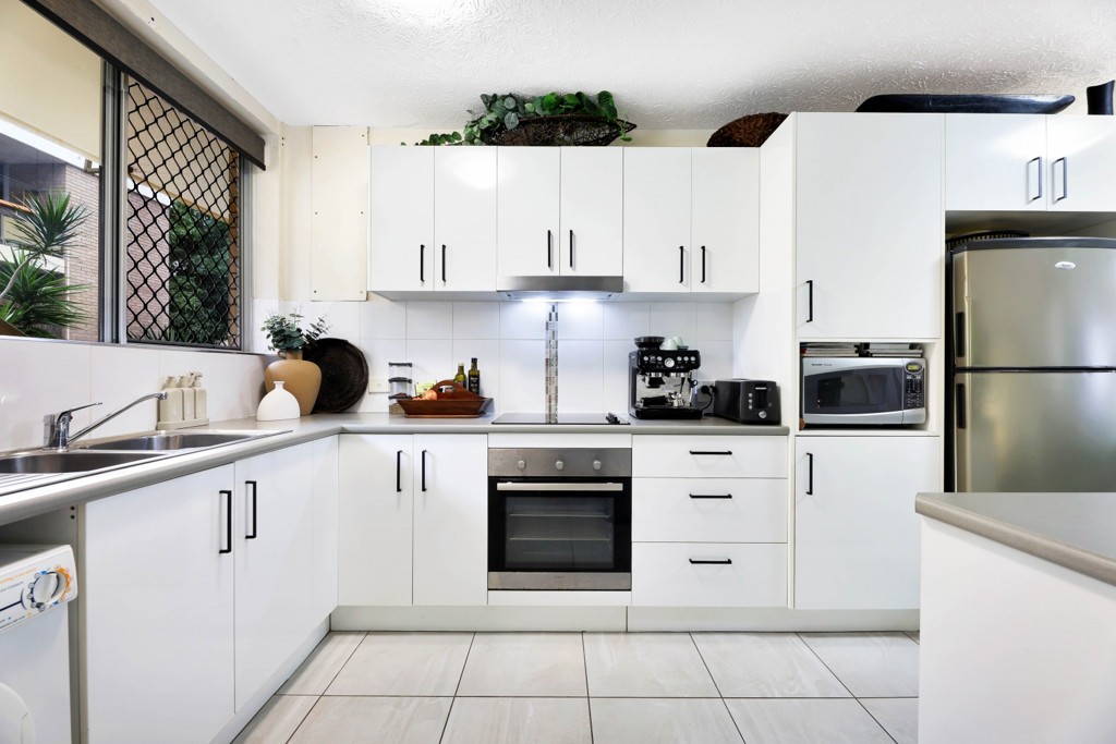 1/188 Surf Parade, Surfers Paradise, QLD 4217
