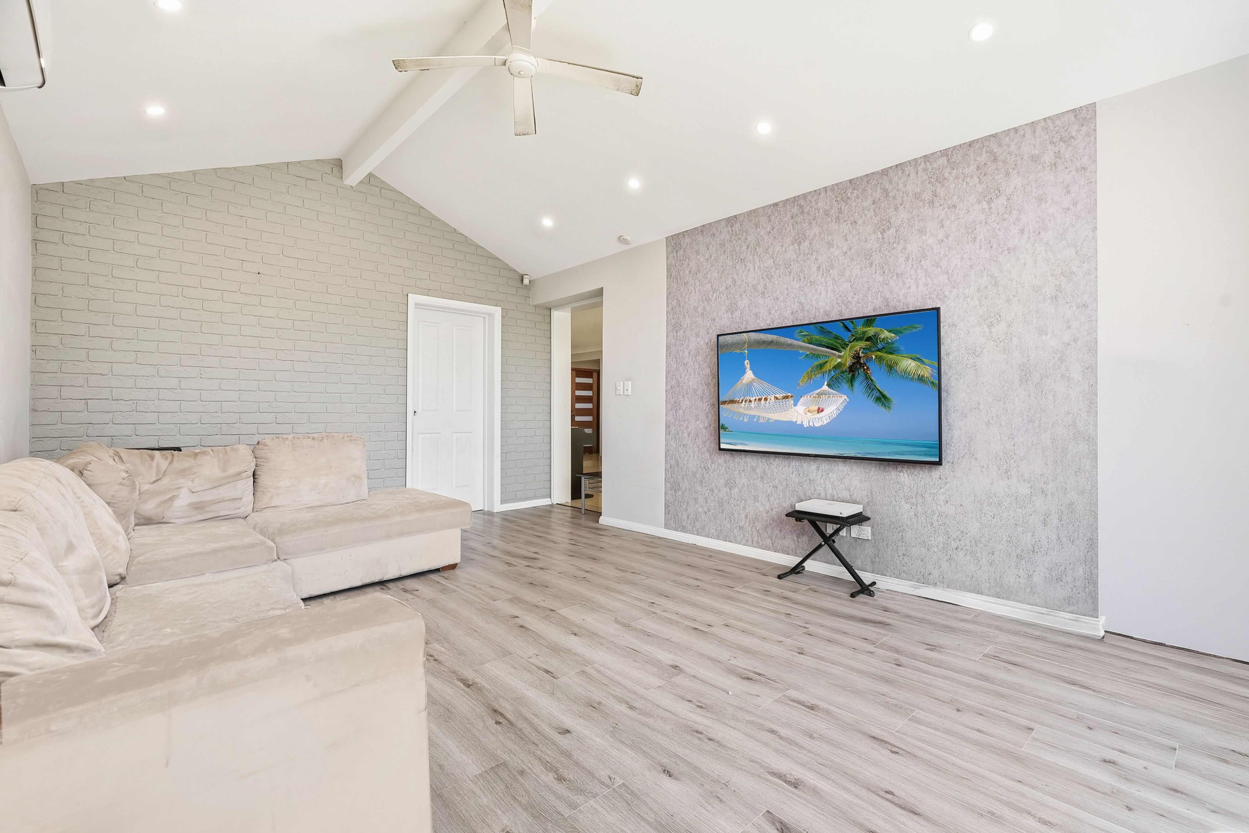 21 Jessica Place — photo 5 of 21