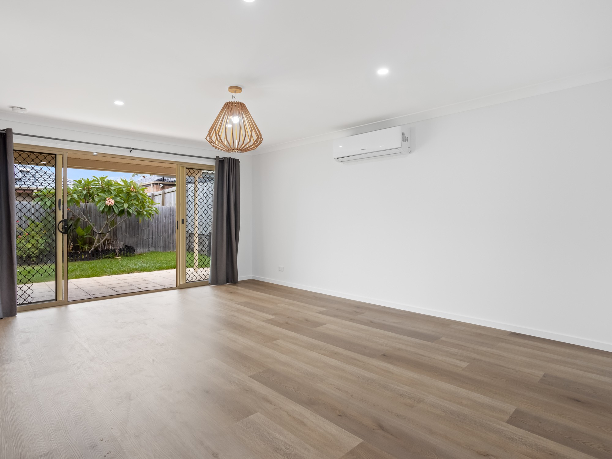 22 Billinghurst Crescent, Upper Coomera, QLD 4209