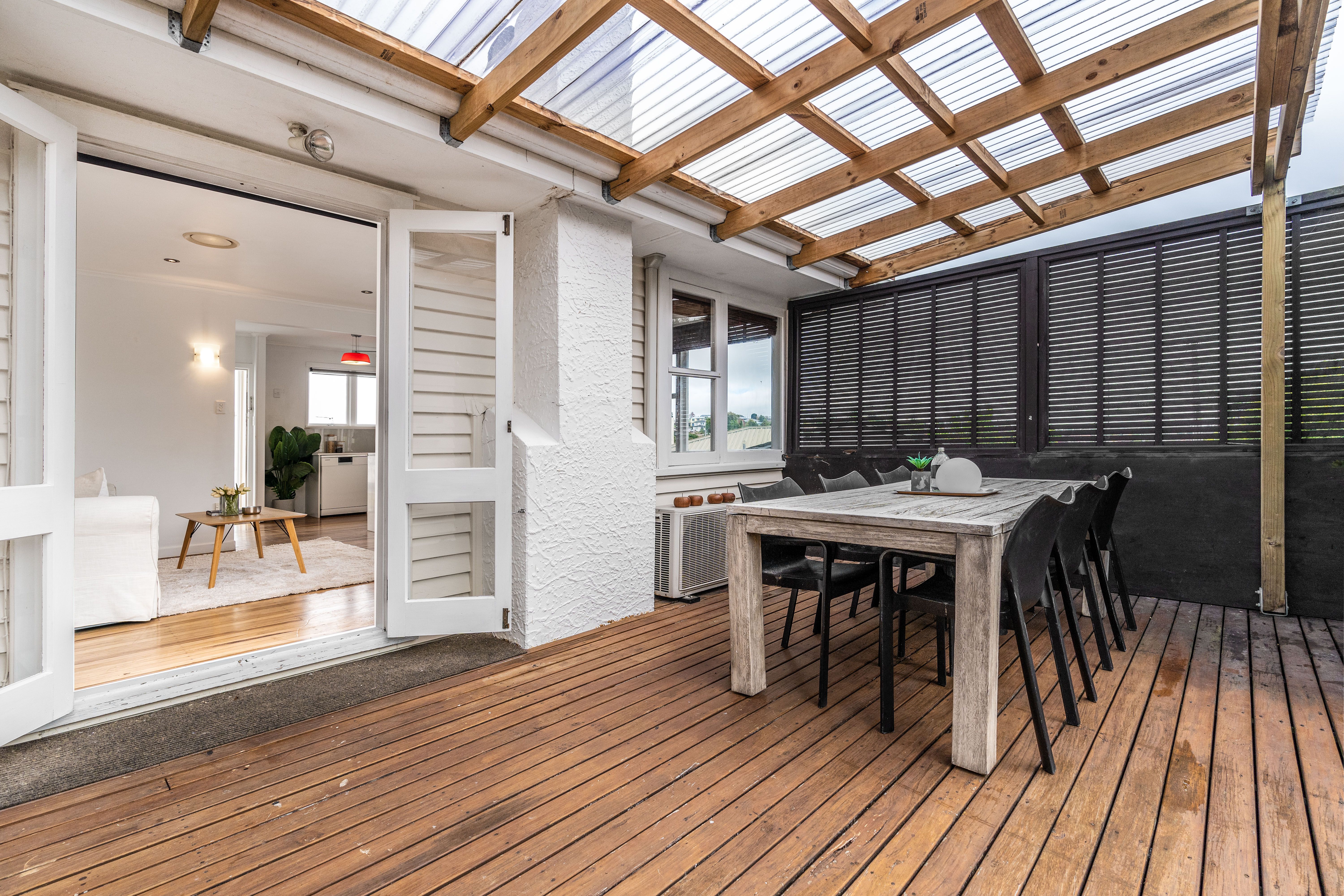 1/662 East Coast Road, Pinehill, North Shore City