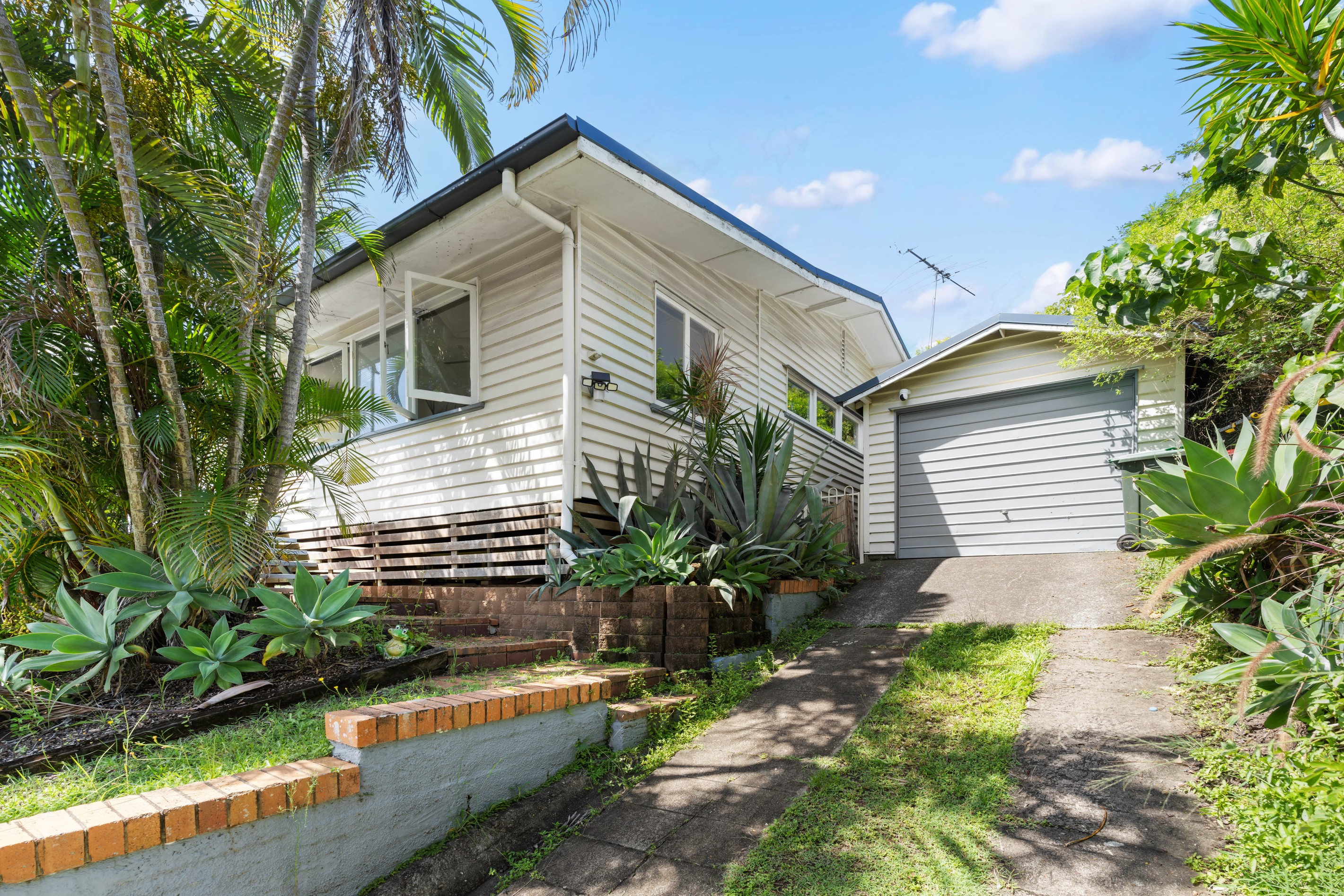 35 Wilgarning Street, Stafford Heights, QLD 4053