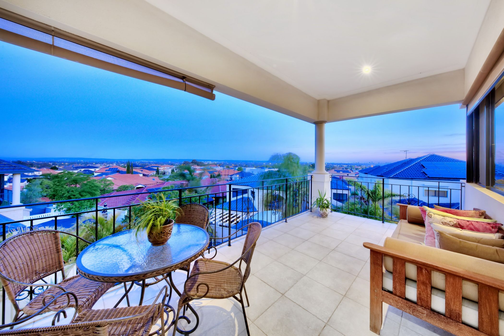 A Grand Entertainer with Endless Views — photo 18 of 30