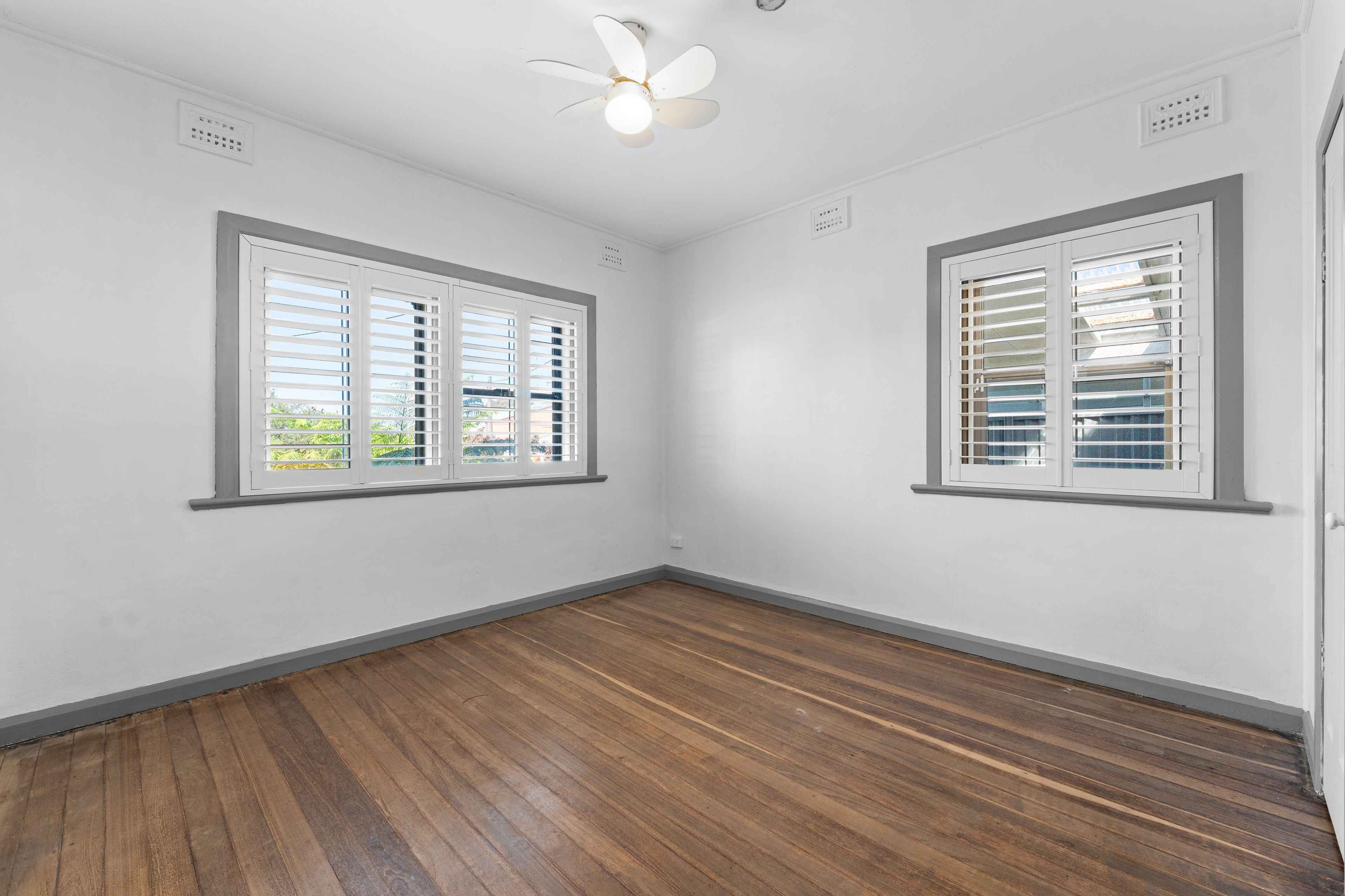 176 Parkes Street — photo 11 of 13