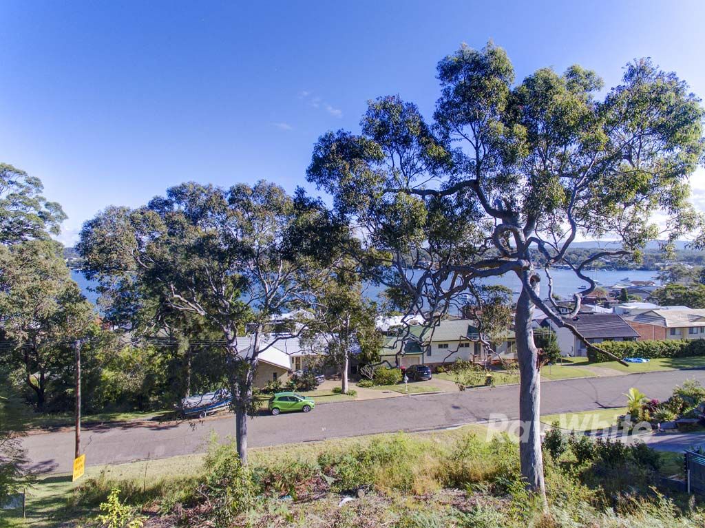 81 Alkrington Avenue, Fishing Point, NSW 2283