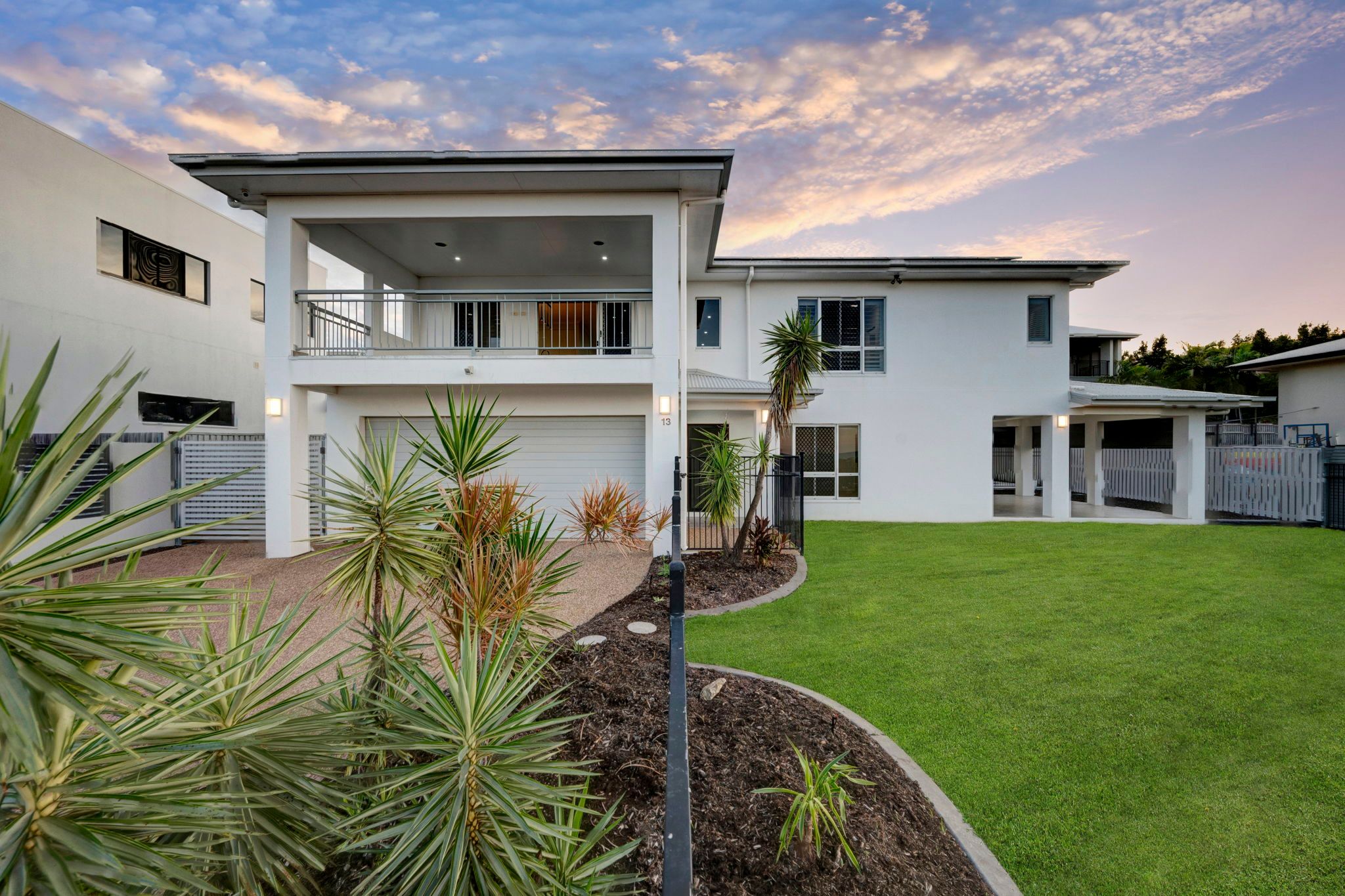 13 Cashell Crescent, Bushland Beach, QLD 4818