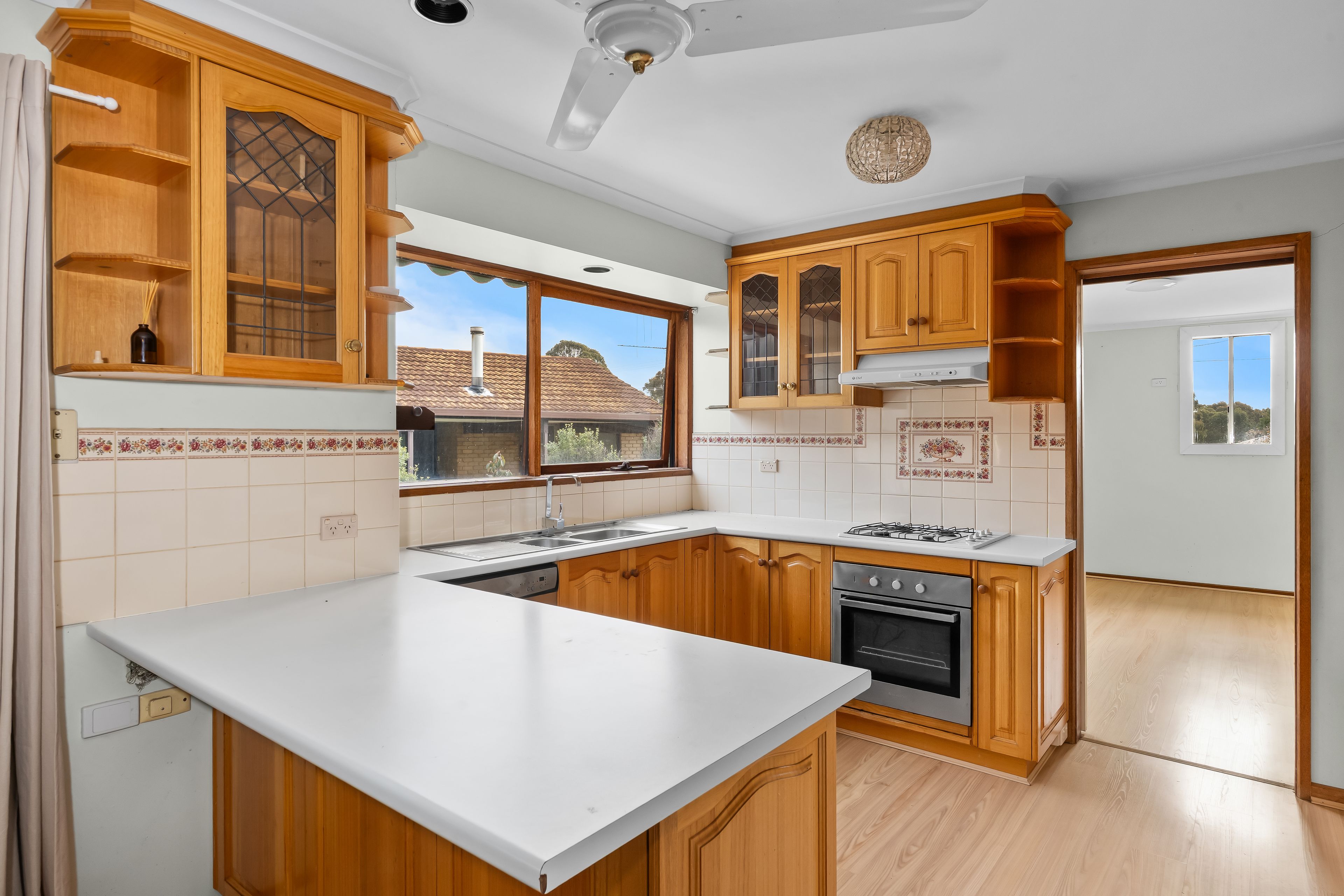 128 Tarcombe Road — photo 7 of 19