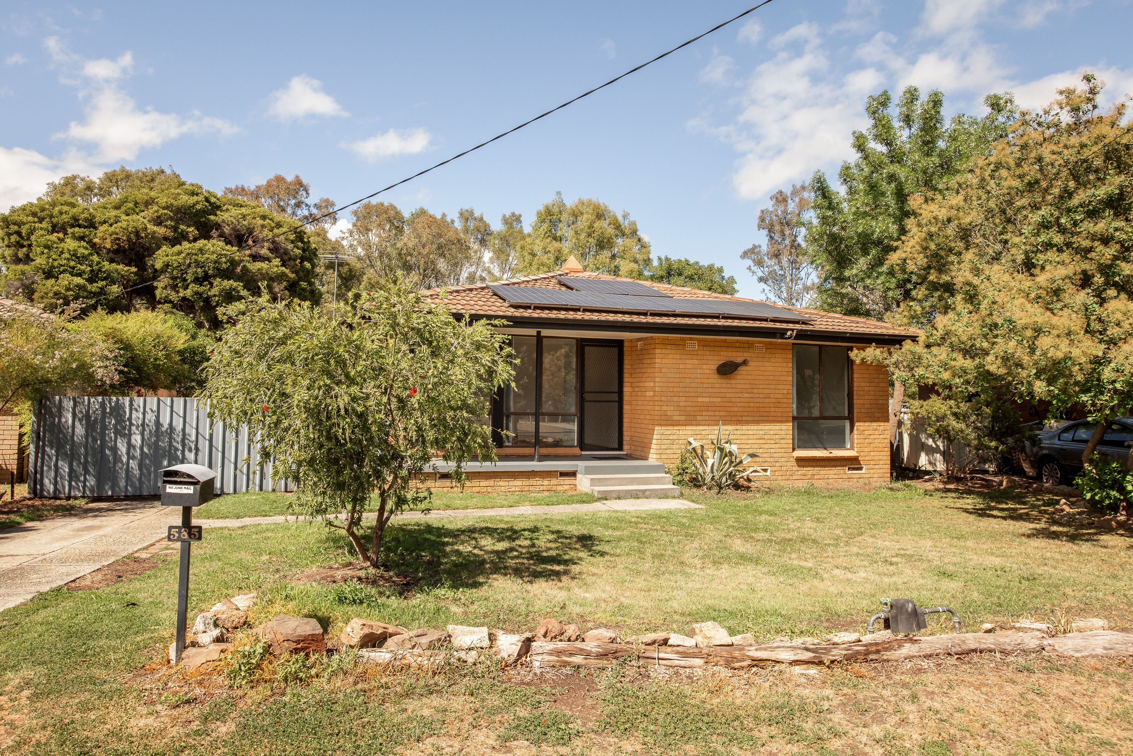 585 Kurnell Street — photo from Ray White Albury Central