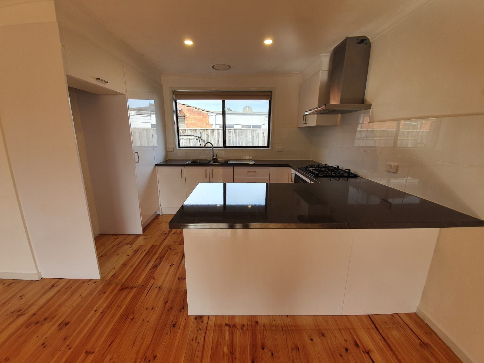 2/23 Darling Street, Hughesdale, VIC 3166