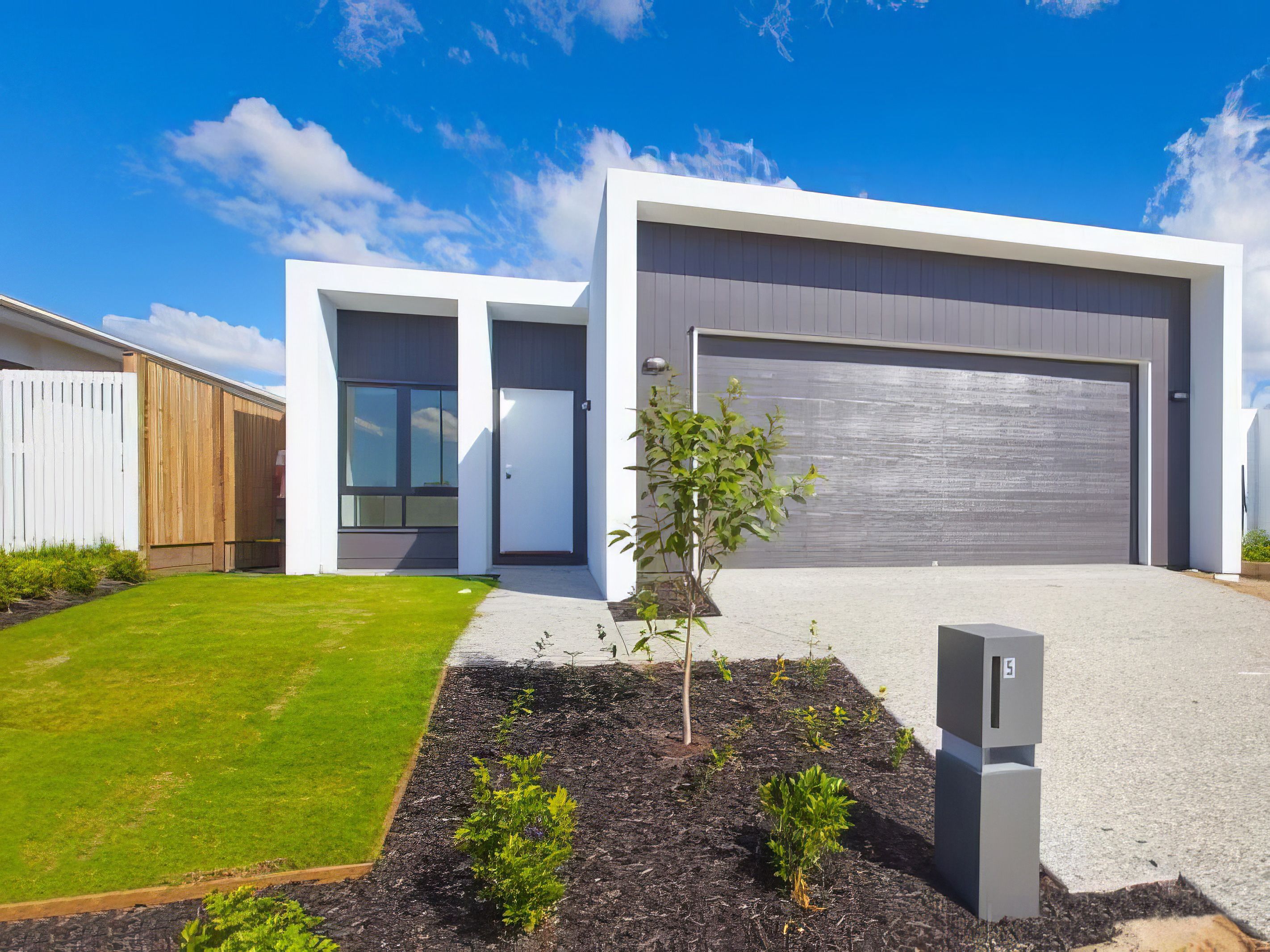 5 Hill Drive, Pimpama QLD 4209