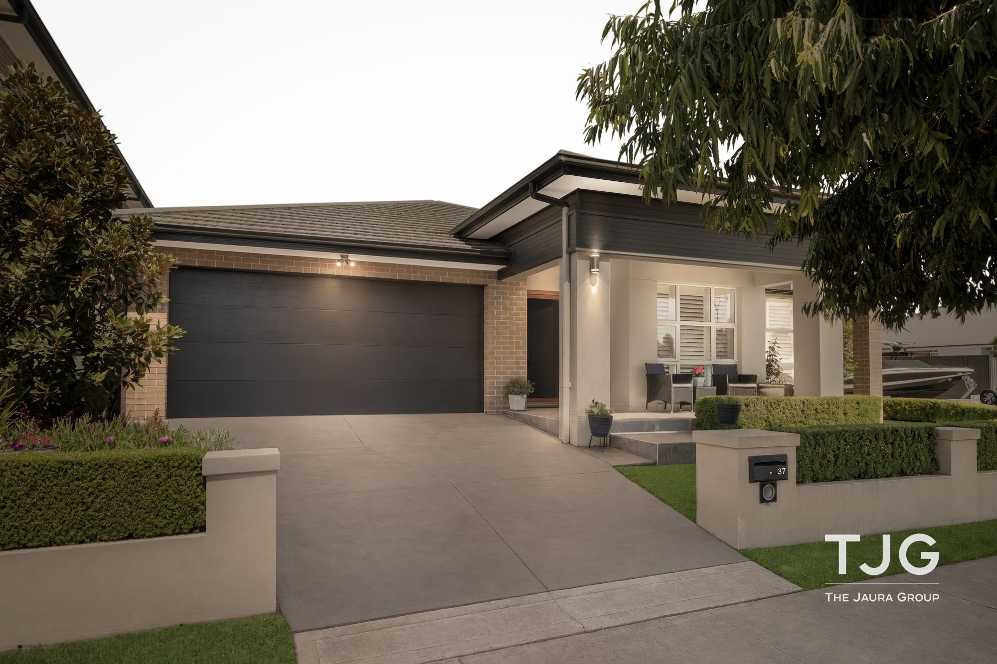 37 Bunyarra Parade (The Gables) — photo 2 of 22