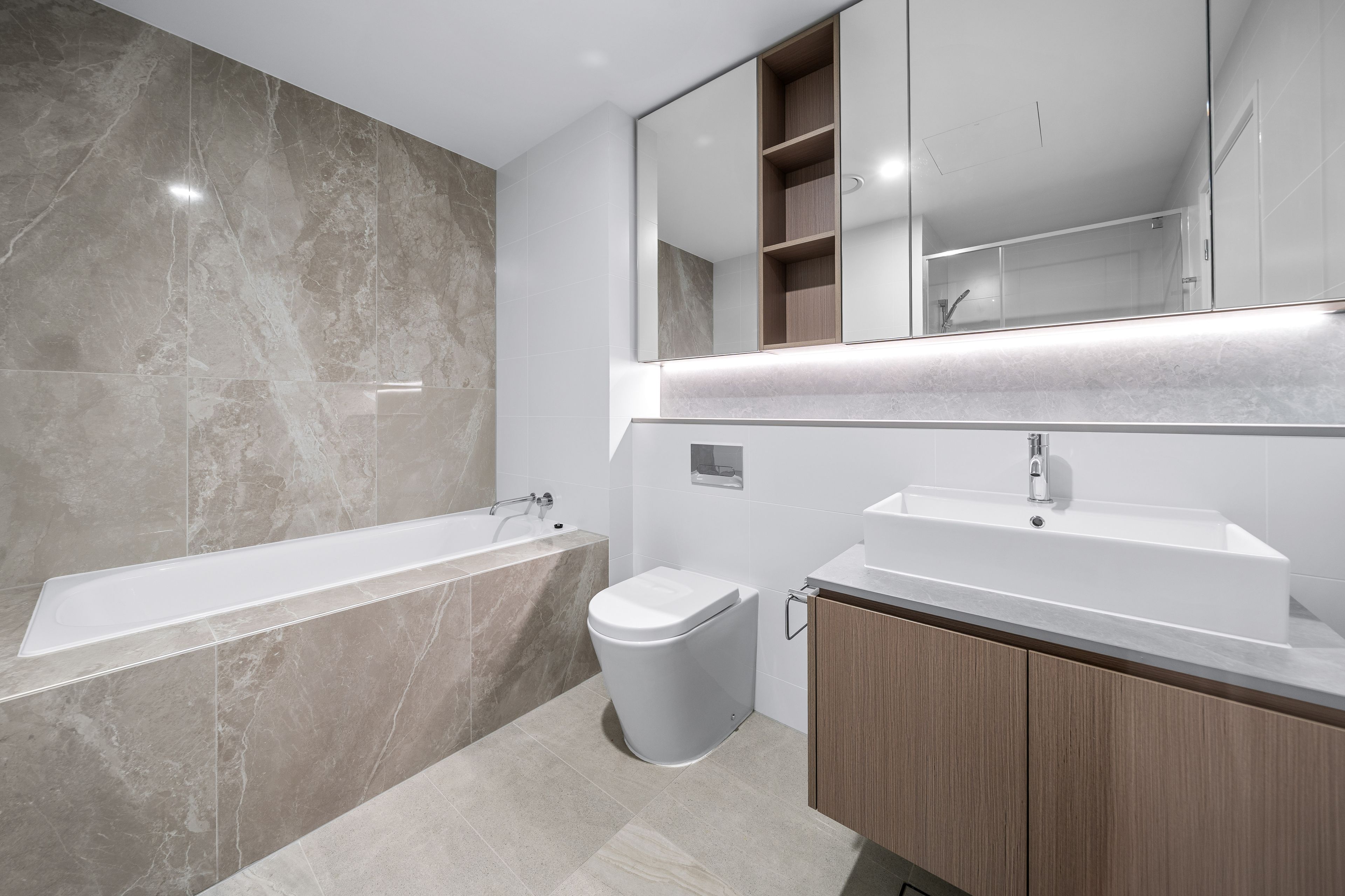 202/42 Stanhill Drive — photo 17 of 25