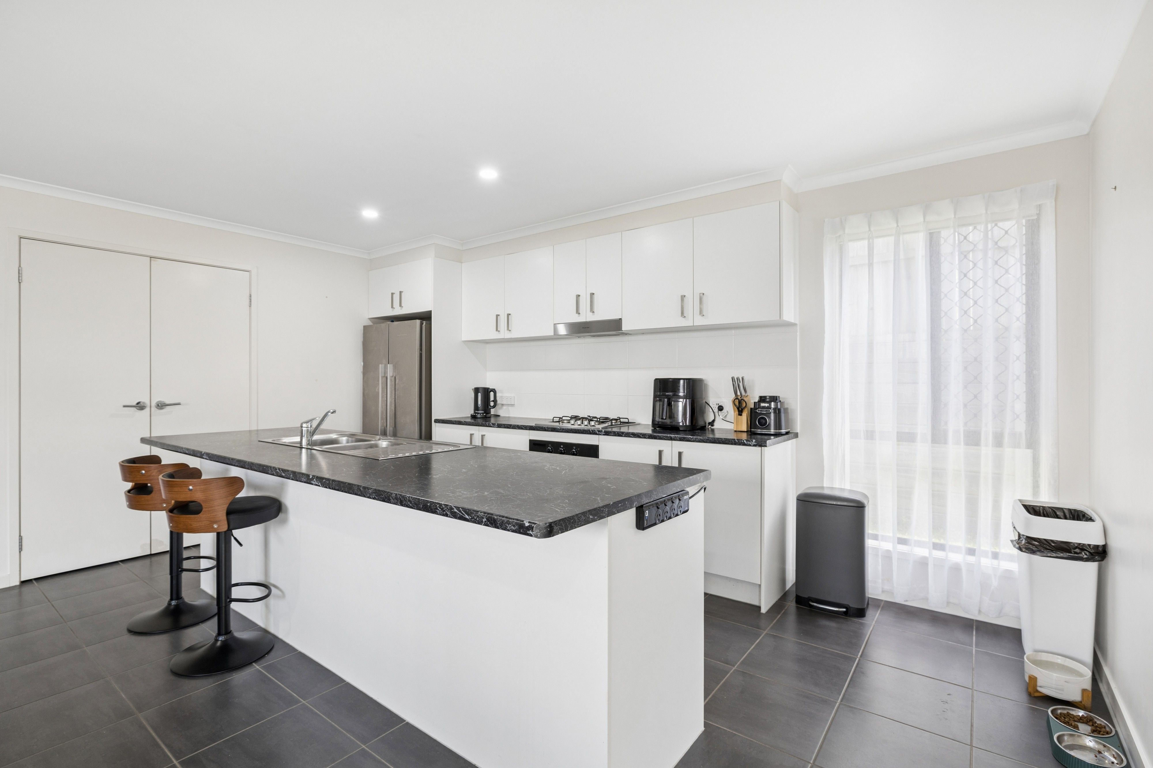 48 Zephyr Street — photo 4 of 20