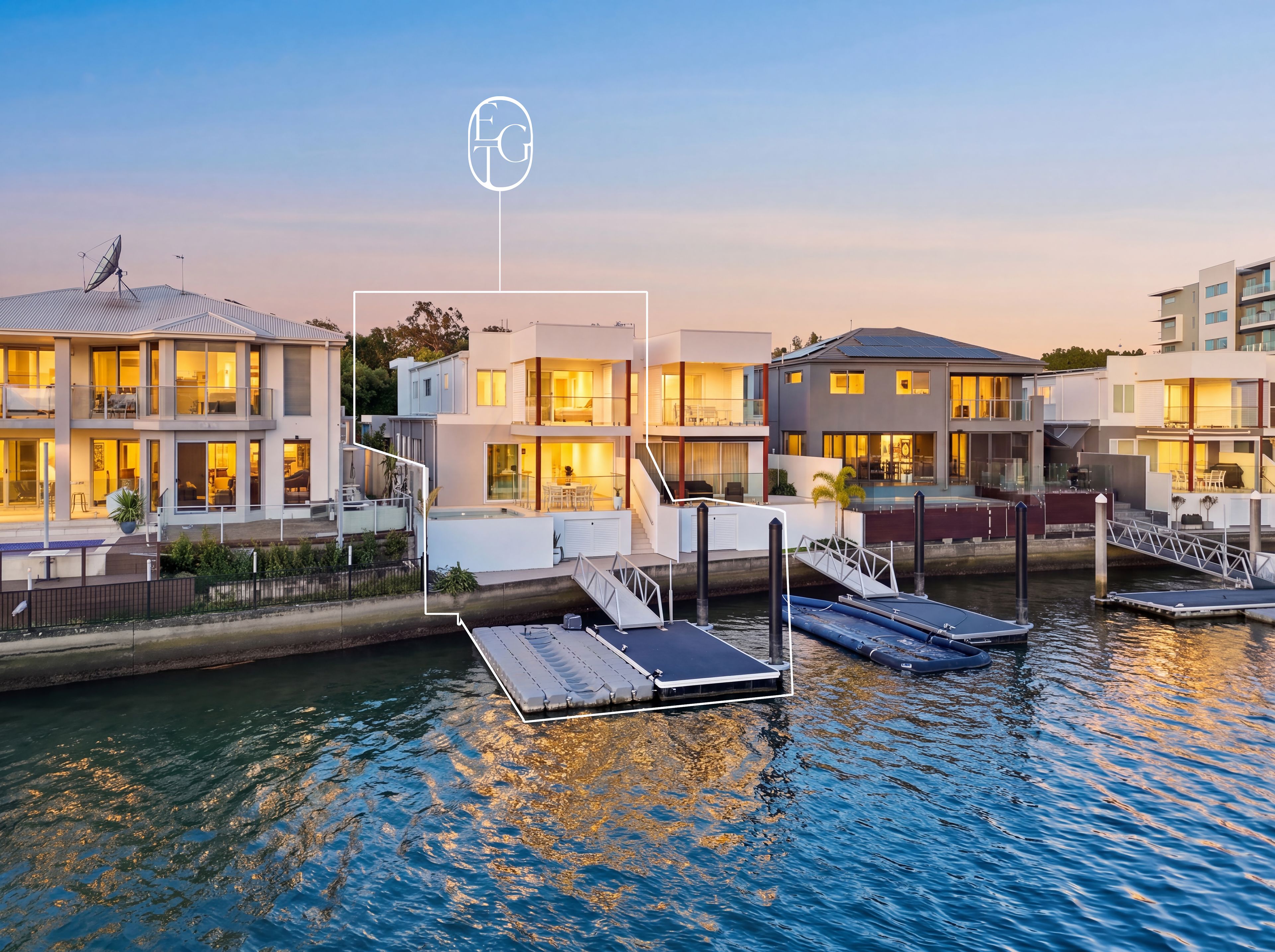 2/32 East Quay Drive — photo 2 of 30
