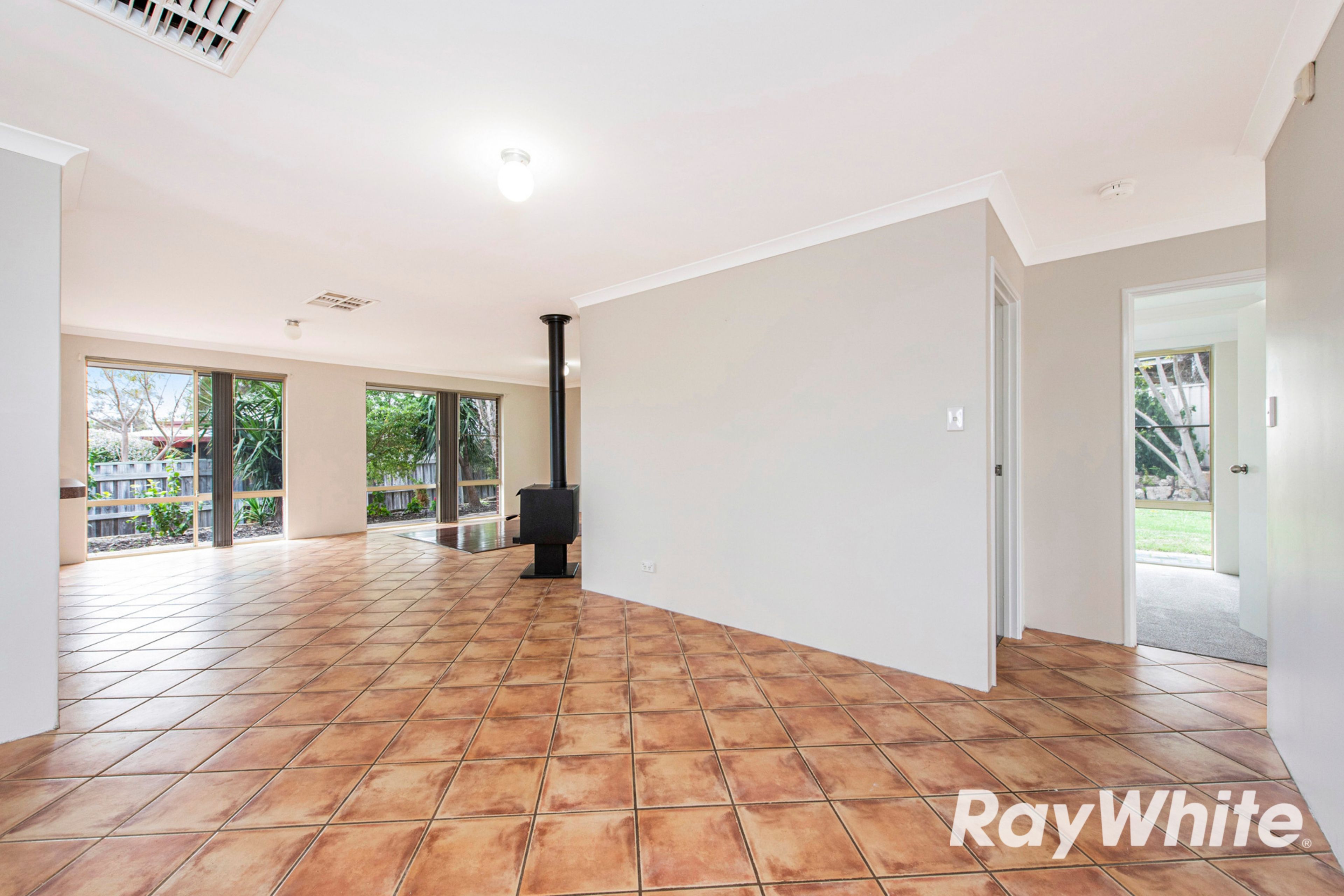 15 Kennett Place — photo 4 of 18
