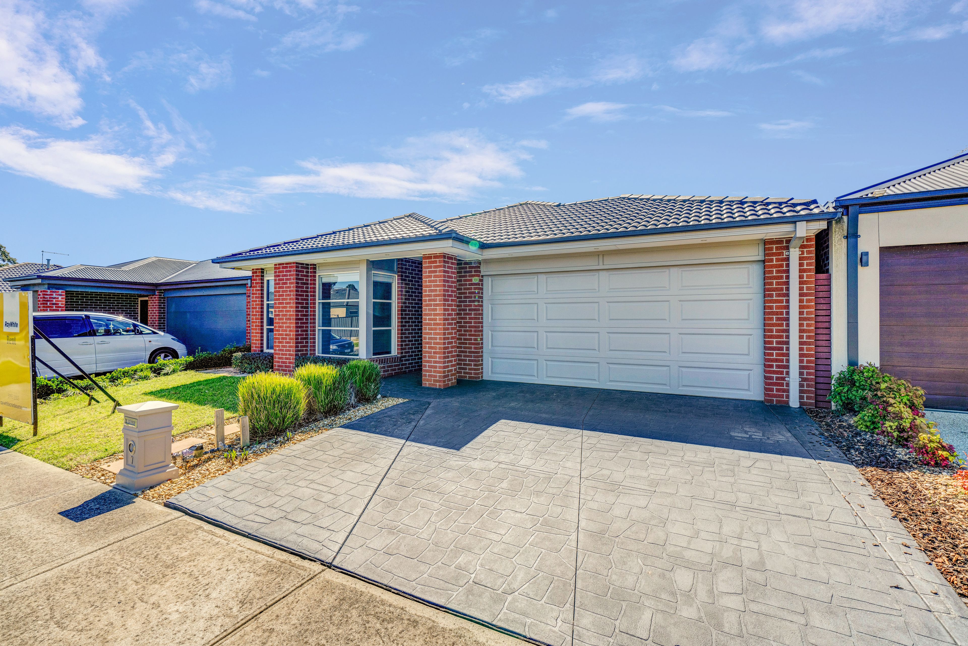 7 Hanoverian Street, Clyde North, VIC 3978