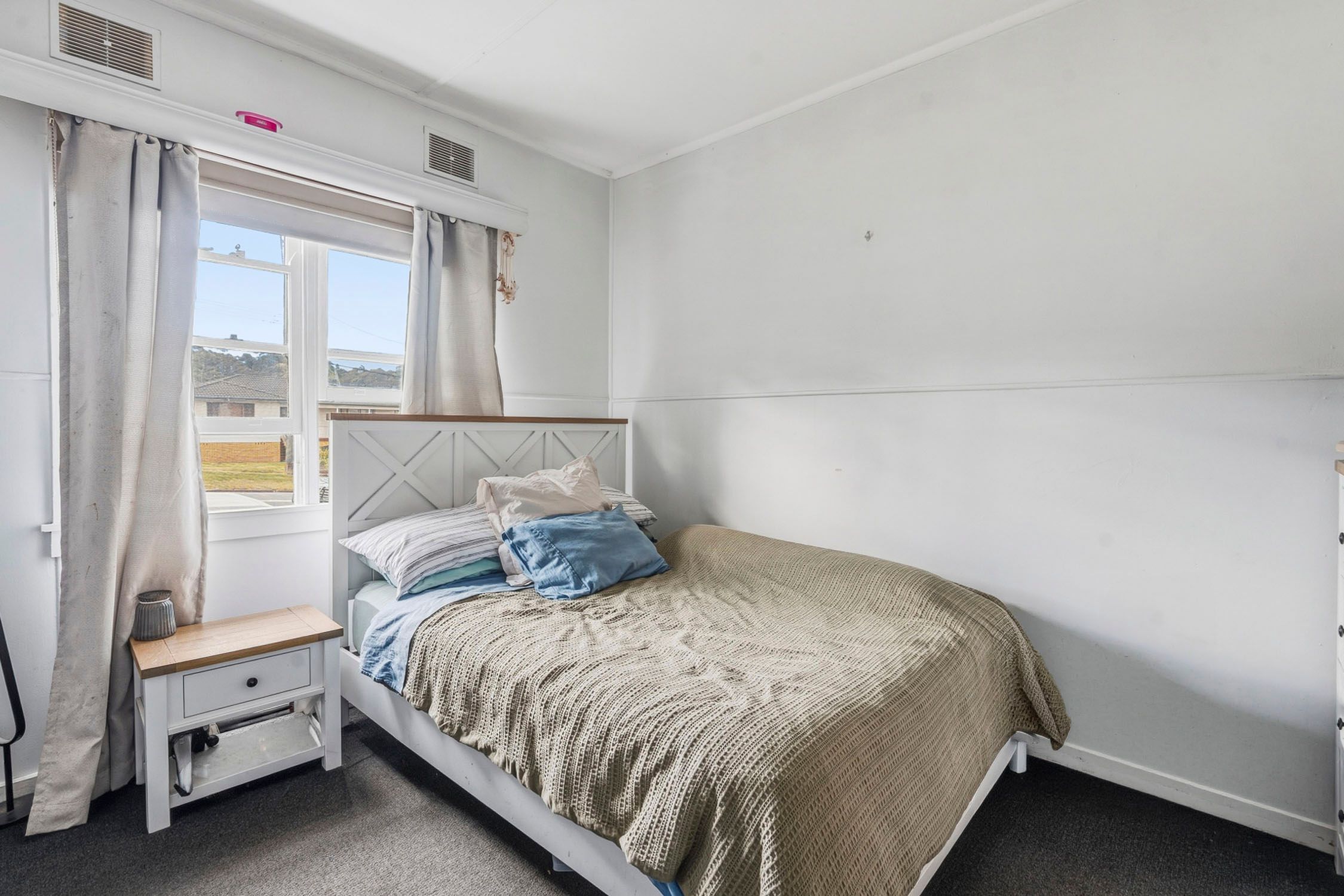8 Macquarie Road — photo 4 of 9