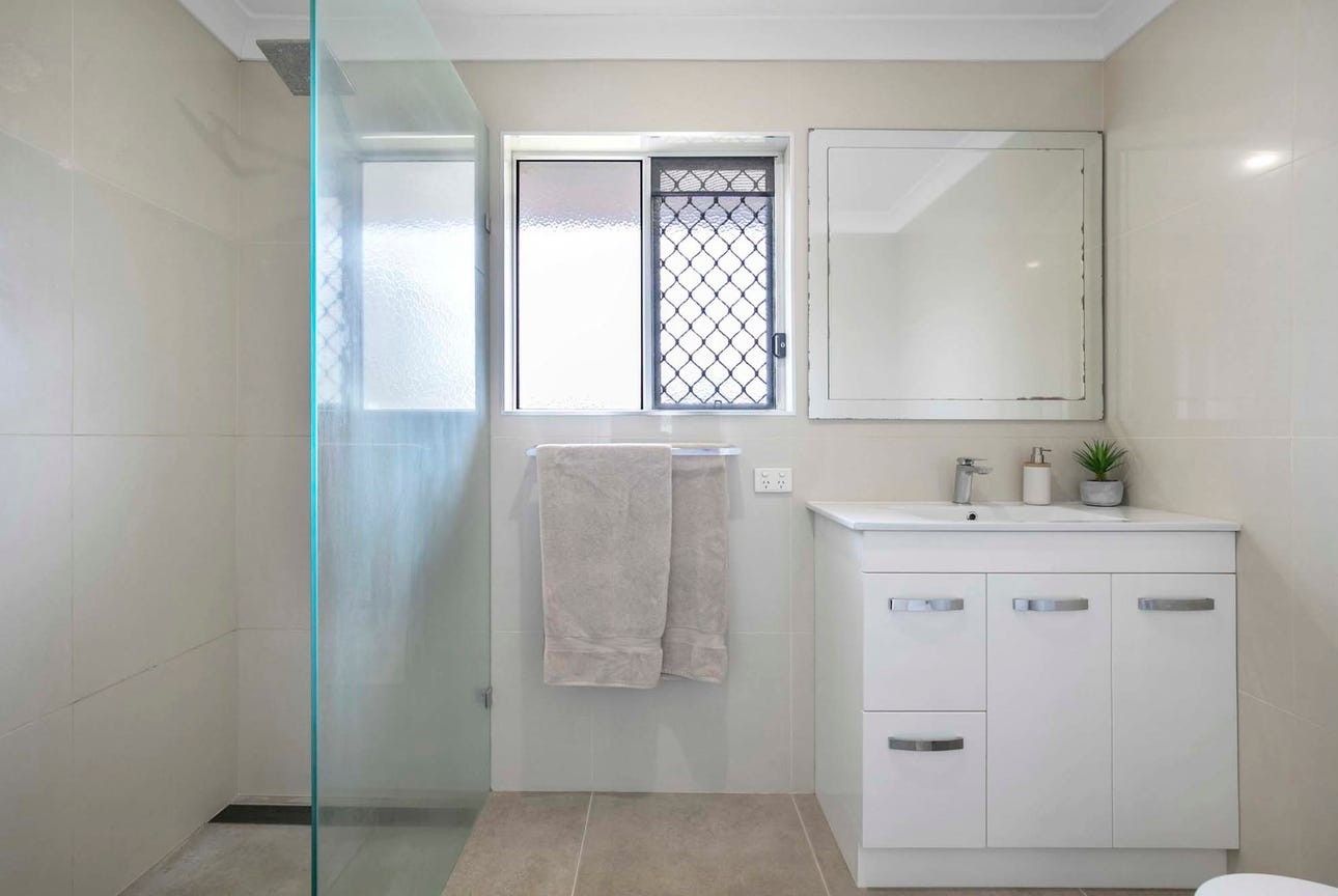 21 Queen Elizabeth Drive — photo 13 of 23