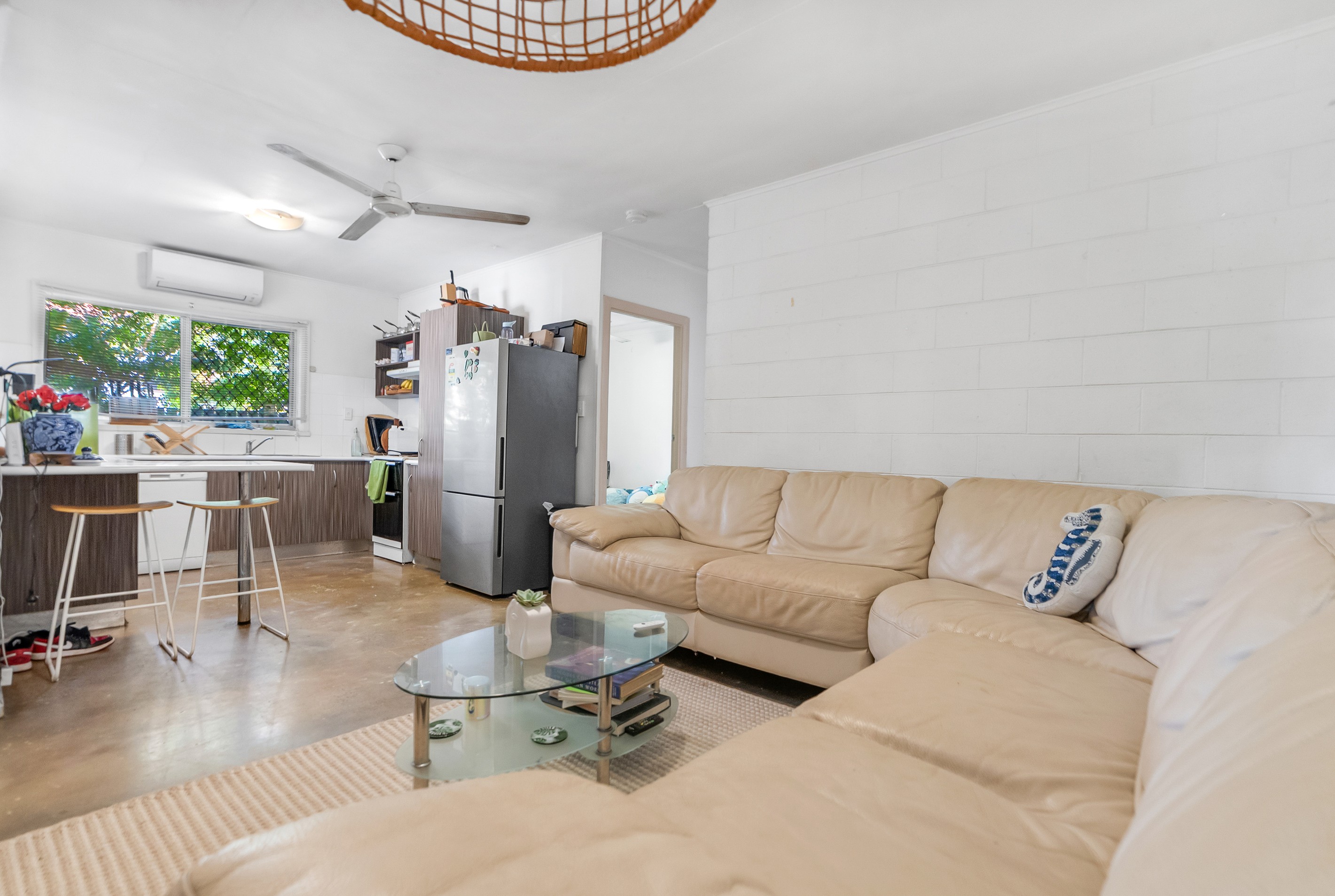 2/111 Tills Street, Westcourt, QLD 4870