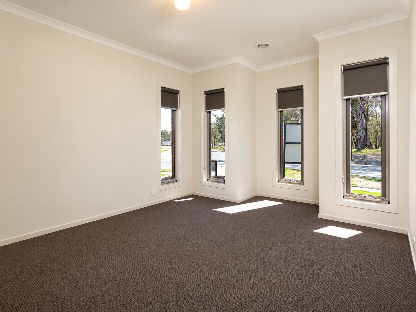 27 Axford Boulevard — photo 3 of 12