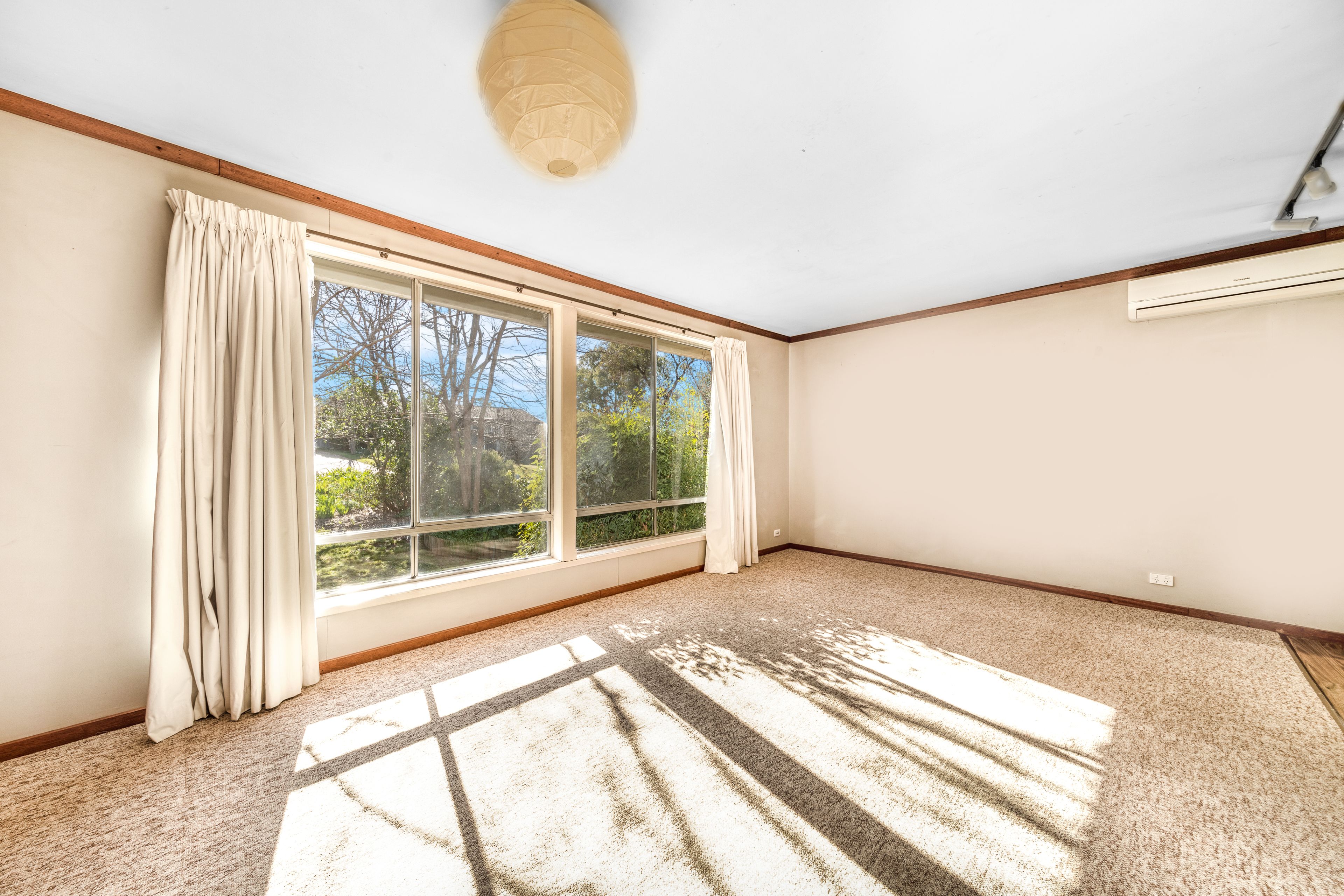 12 Roberts Street, Macquarie, ACT 2614