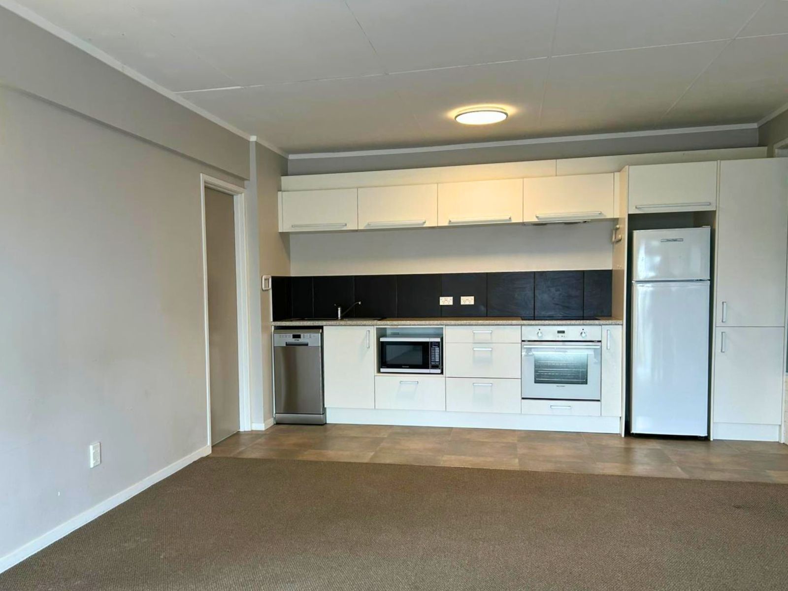 1/24 Grassways Avenue, Pakuranga Heights, Manukau City