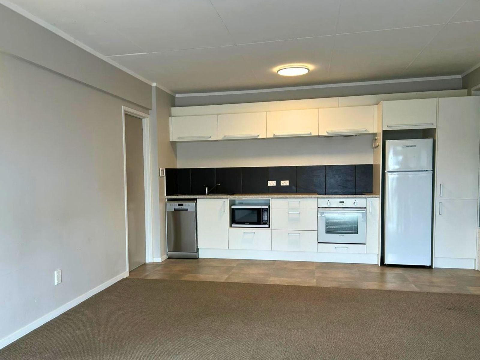 1/24 Grassways Avenue, Pakuranga Heights, Manukau City