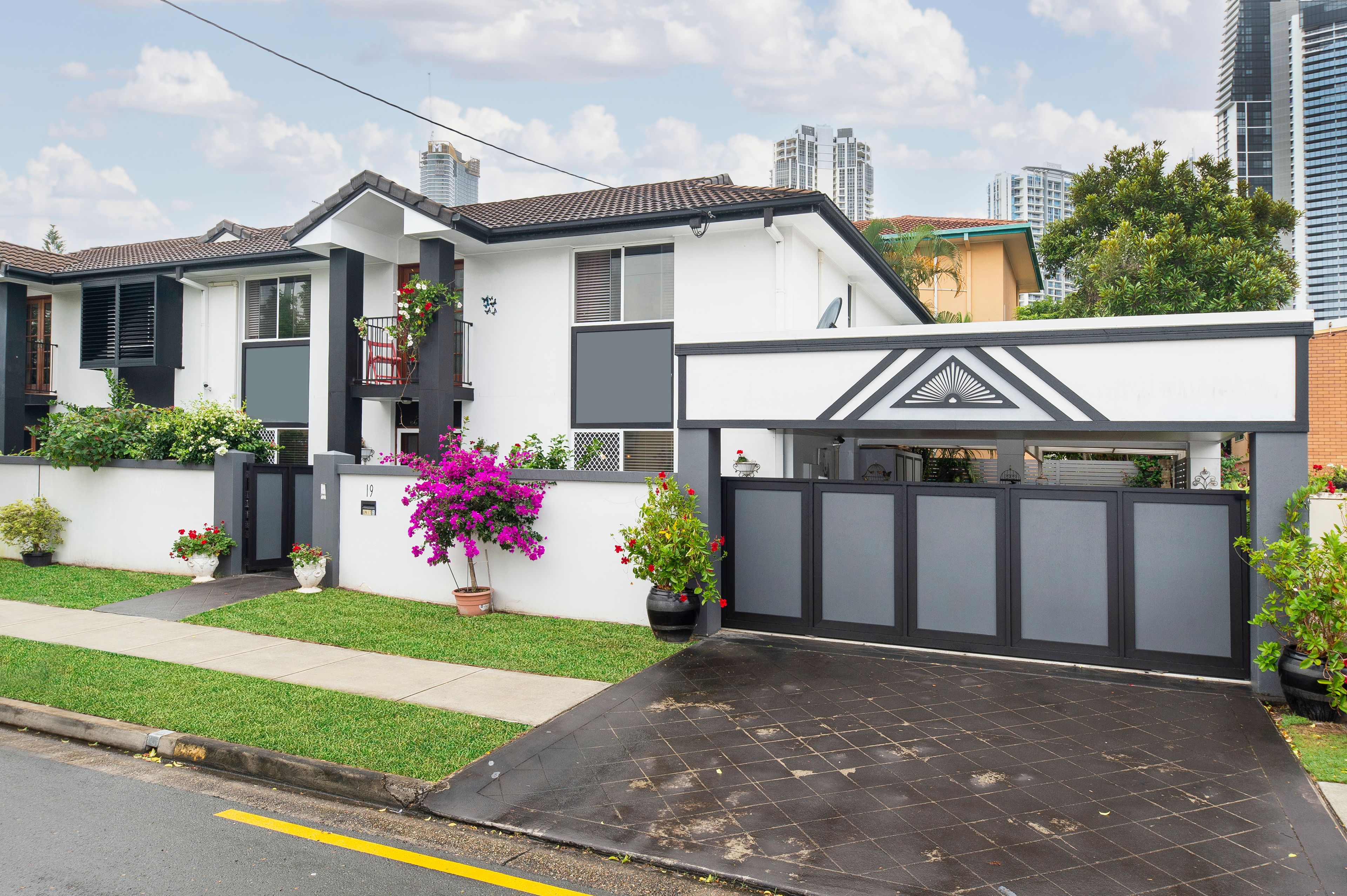 2/19 Stanhill Drive, Chevron Island, QLD 4217