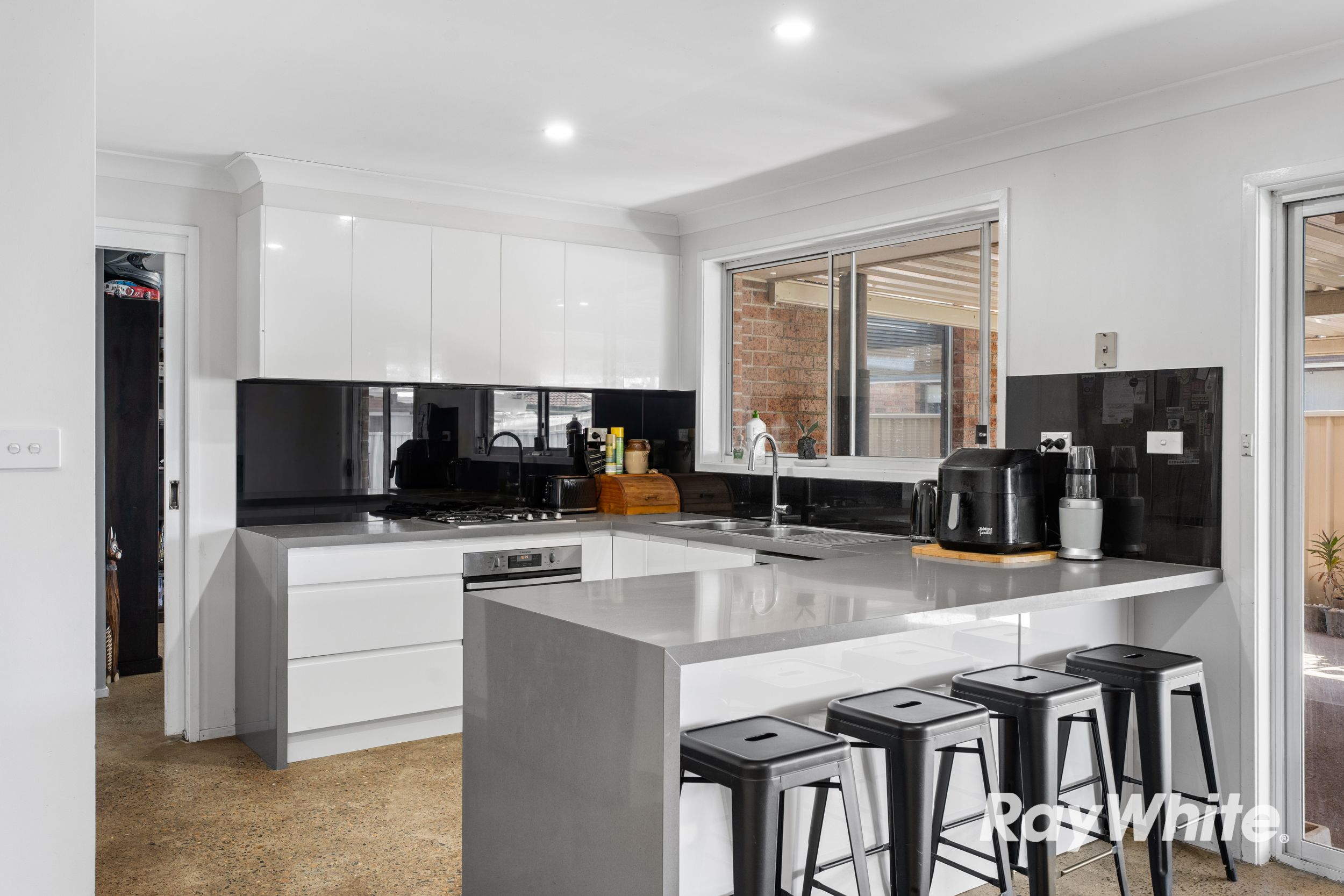 81 Explorers Way, St Clair, NSW 2759