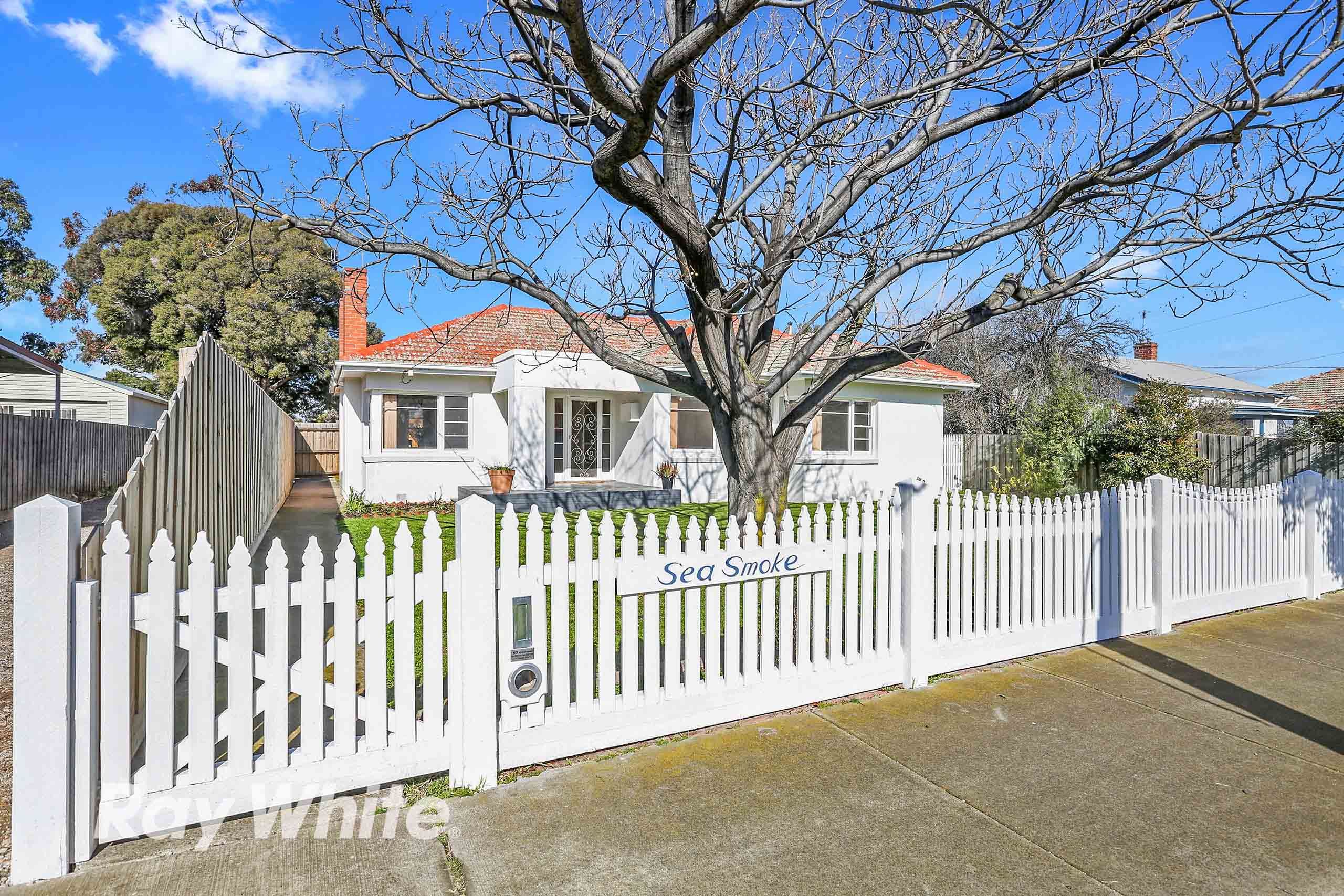 18A Pine Avenue, North Shore, VIC 3214