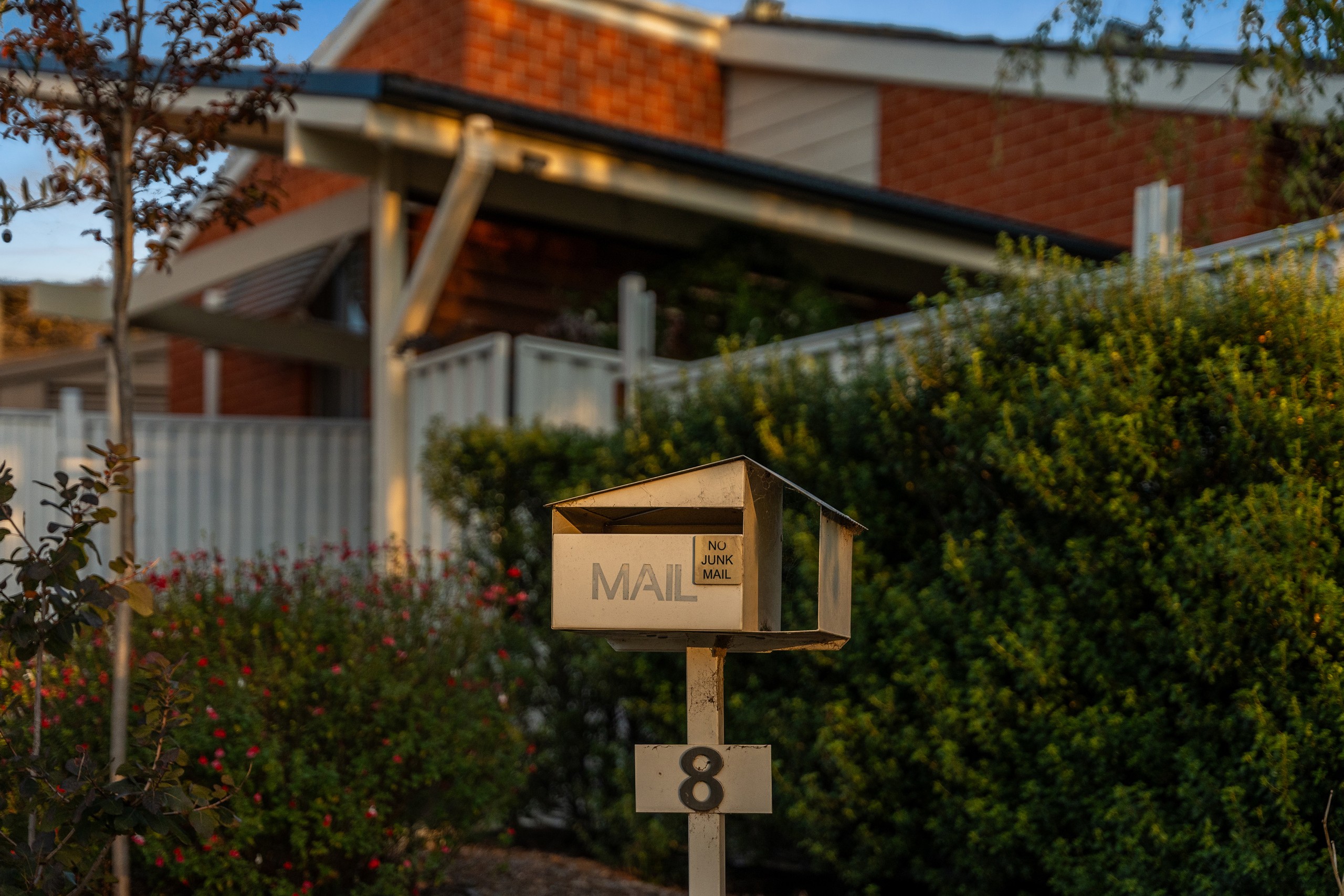 8 Meech Place, Queanbeyan West, NSW 2620