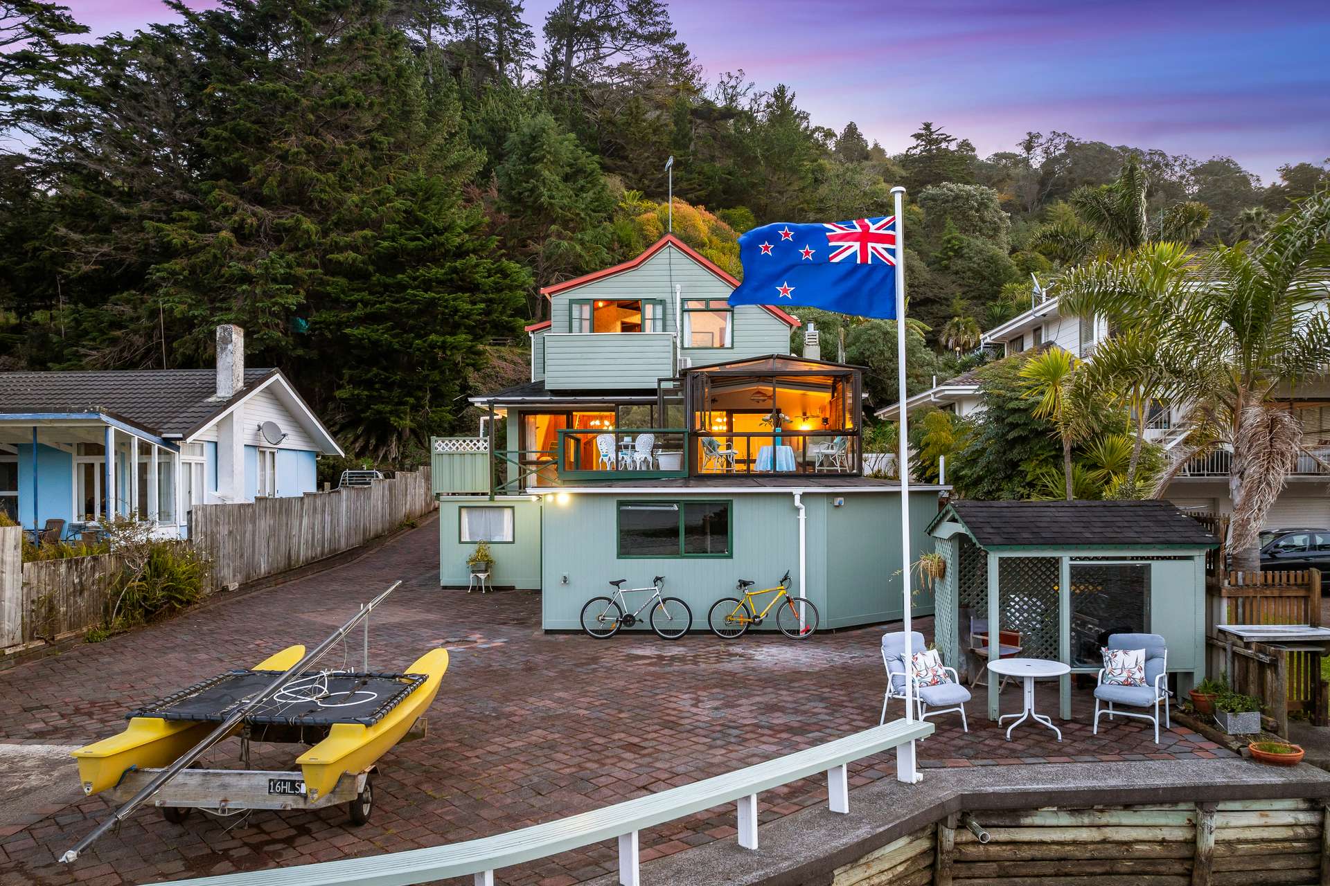 8 Waiwera Road photo 16
