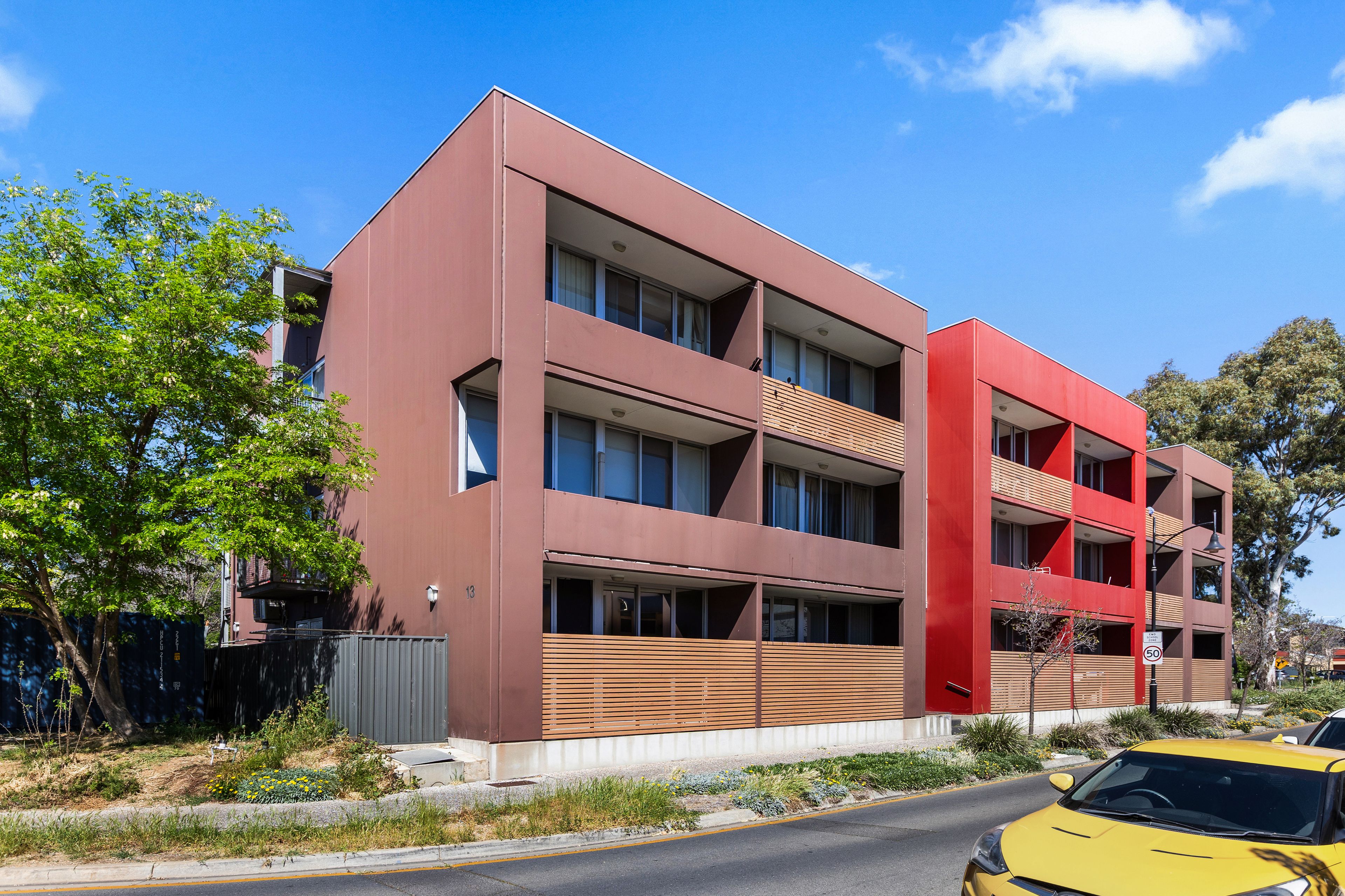 1/13 Yates Street — photo 10 of 13