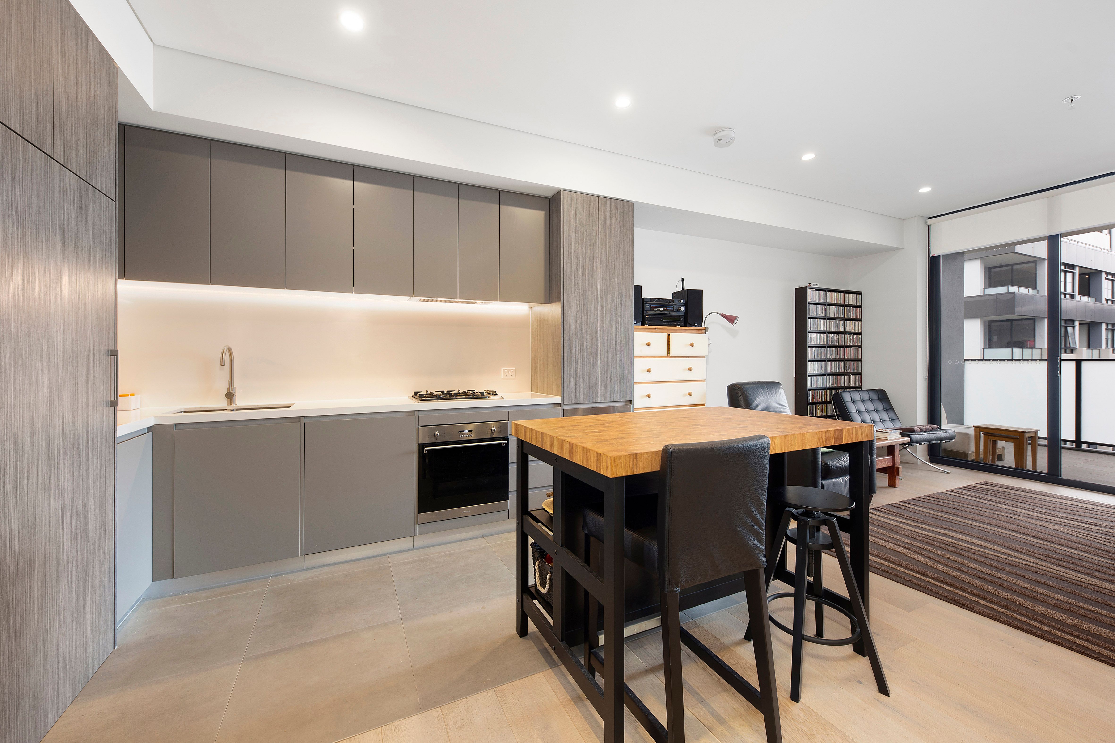 39 Flora Street, Kirrawee NSW 2232